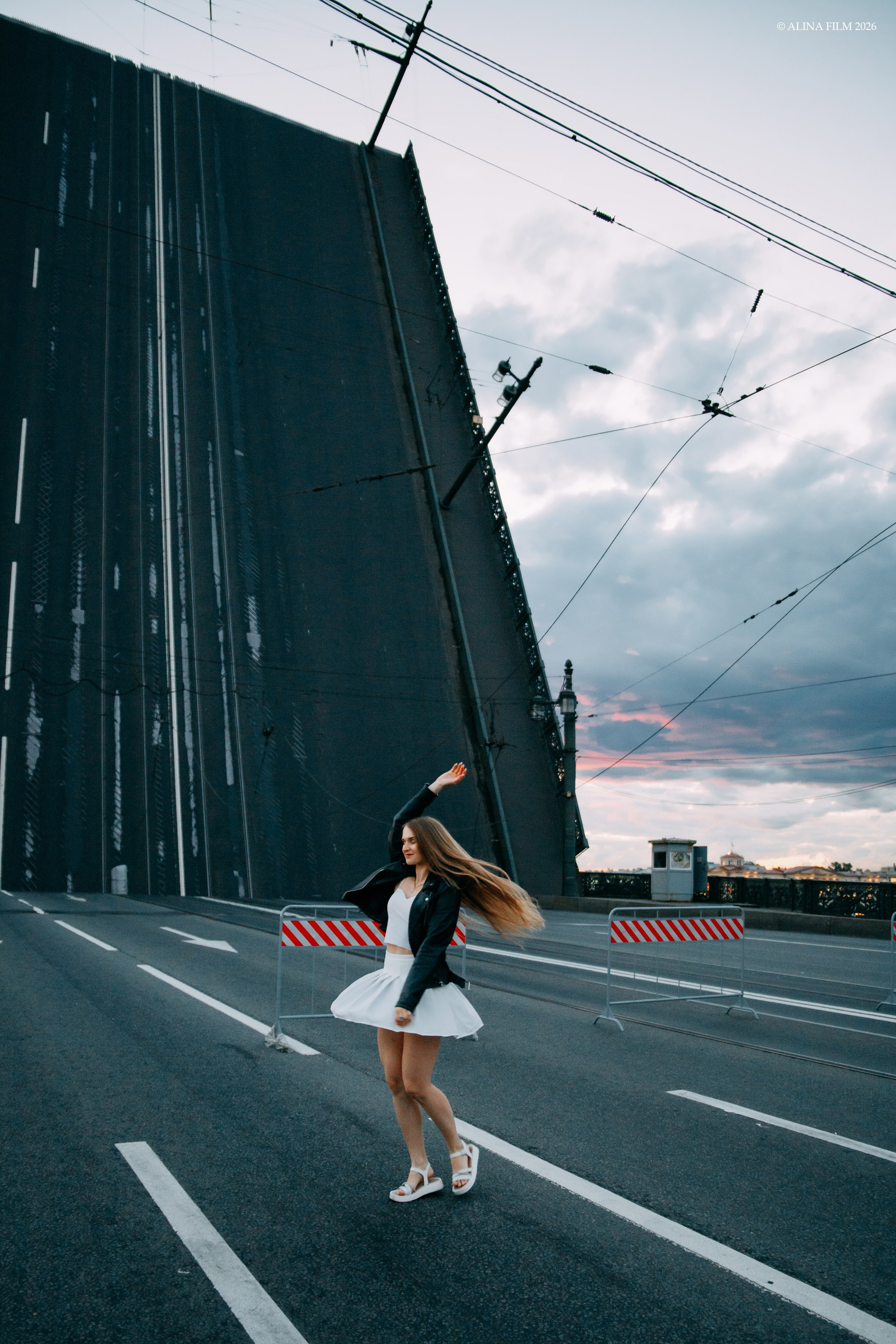 Фотосессия с разведенными мостами. Фотограф в Санкт-Петербурге Alina Film