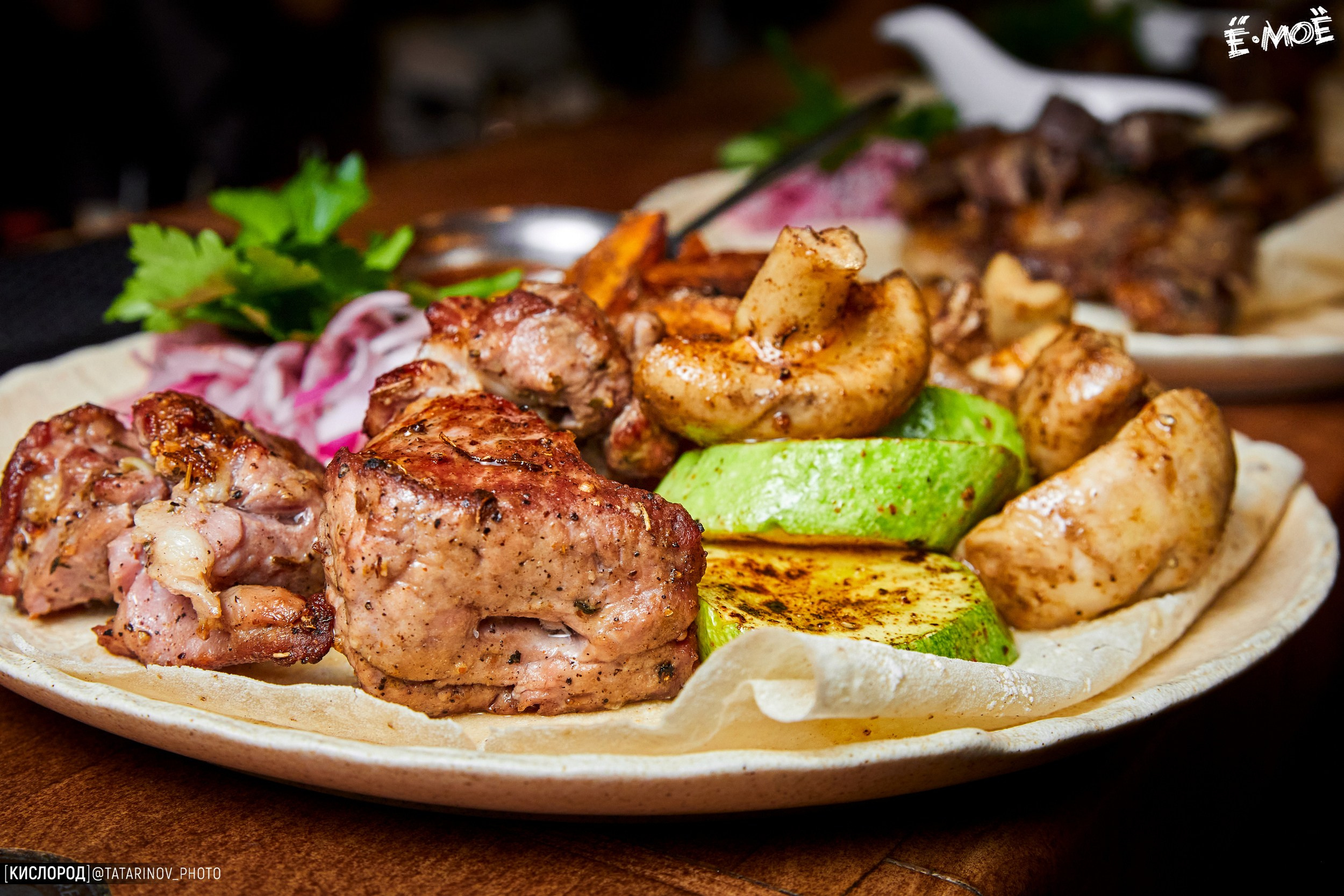 Профессиональная репортажная фотосъёмка еды и напитков. Фотограф Татаринов Андрей (Донецк / Макеевка)