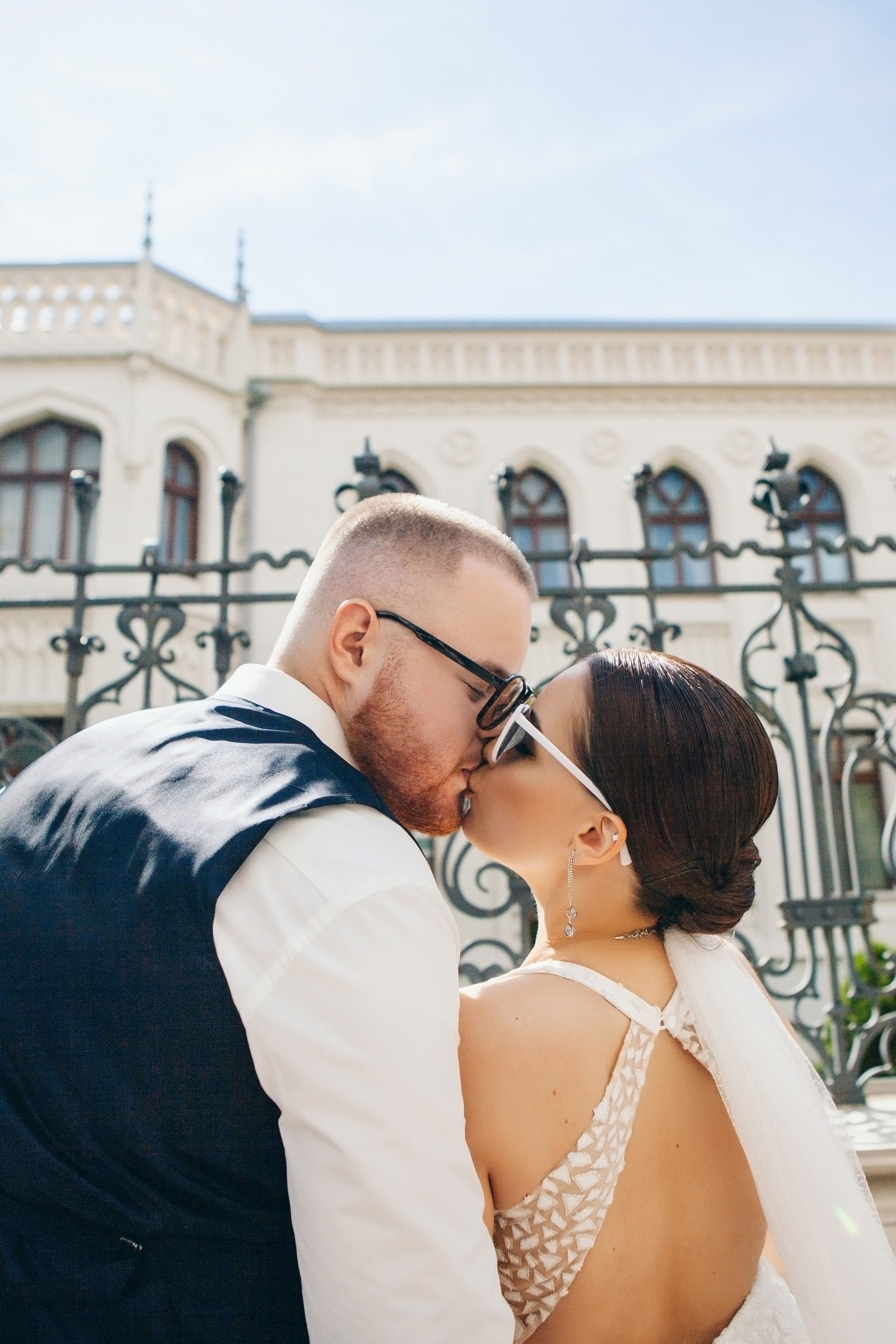 Свадебная фотосессия в отеле hartwell hotel и на патриарших прудах. Фотограф Ольга Ефремова