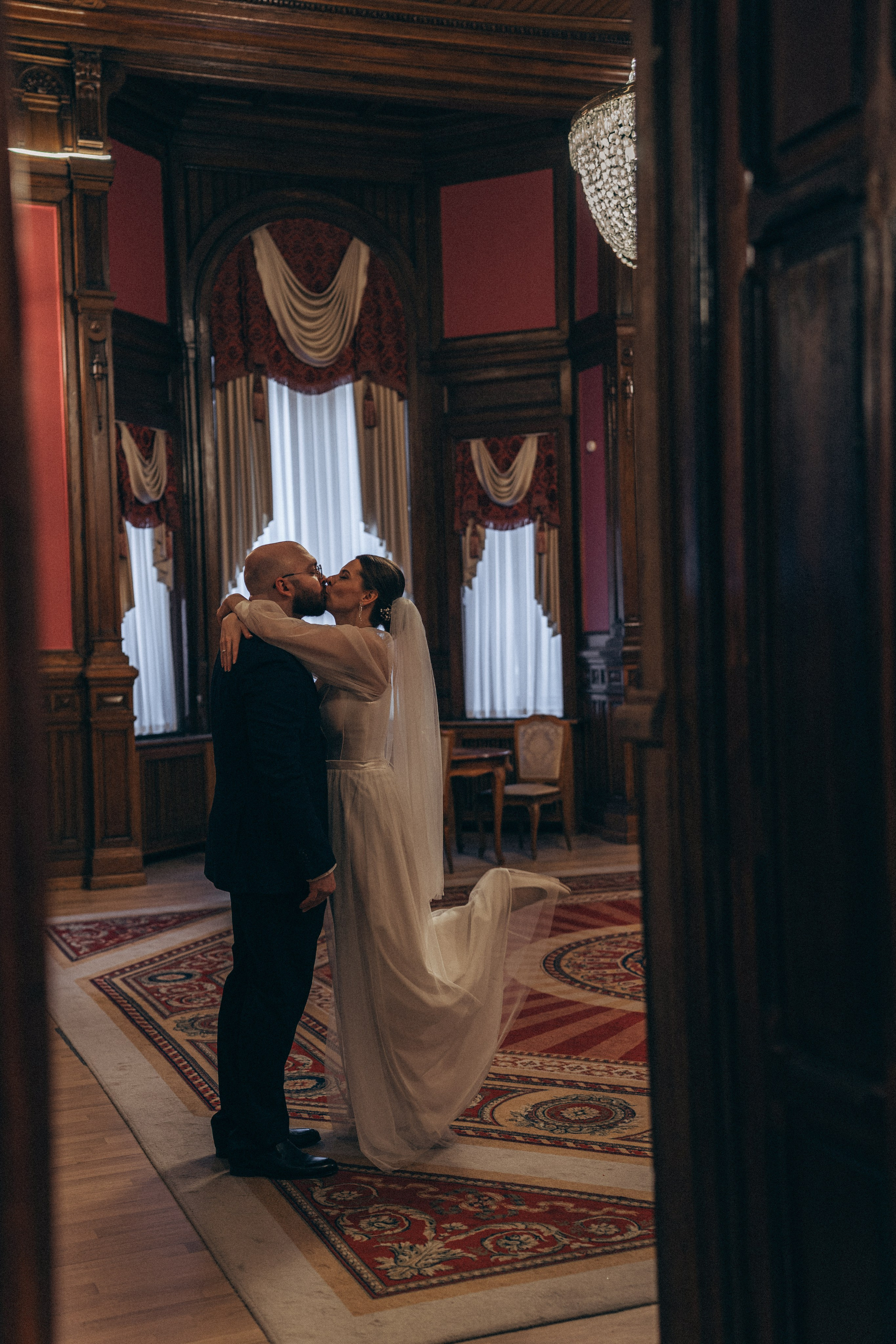 СВАДЕБНАЯ СЬЕМКА ВО ВТОРОМ ДВОРЦЕ (ДЕКАБРЬ) ТАКЖЕ СЬЕМКА В СТУДИИ НА ЧЕРНЫШЕВСКОЙ. Профессиональный фотограф, Санкт-Петербург — Виктория Богомолова