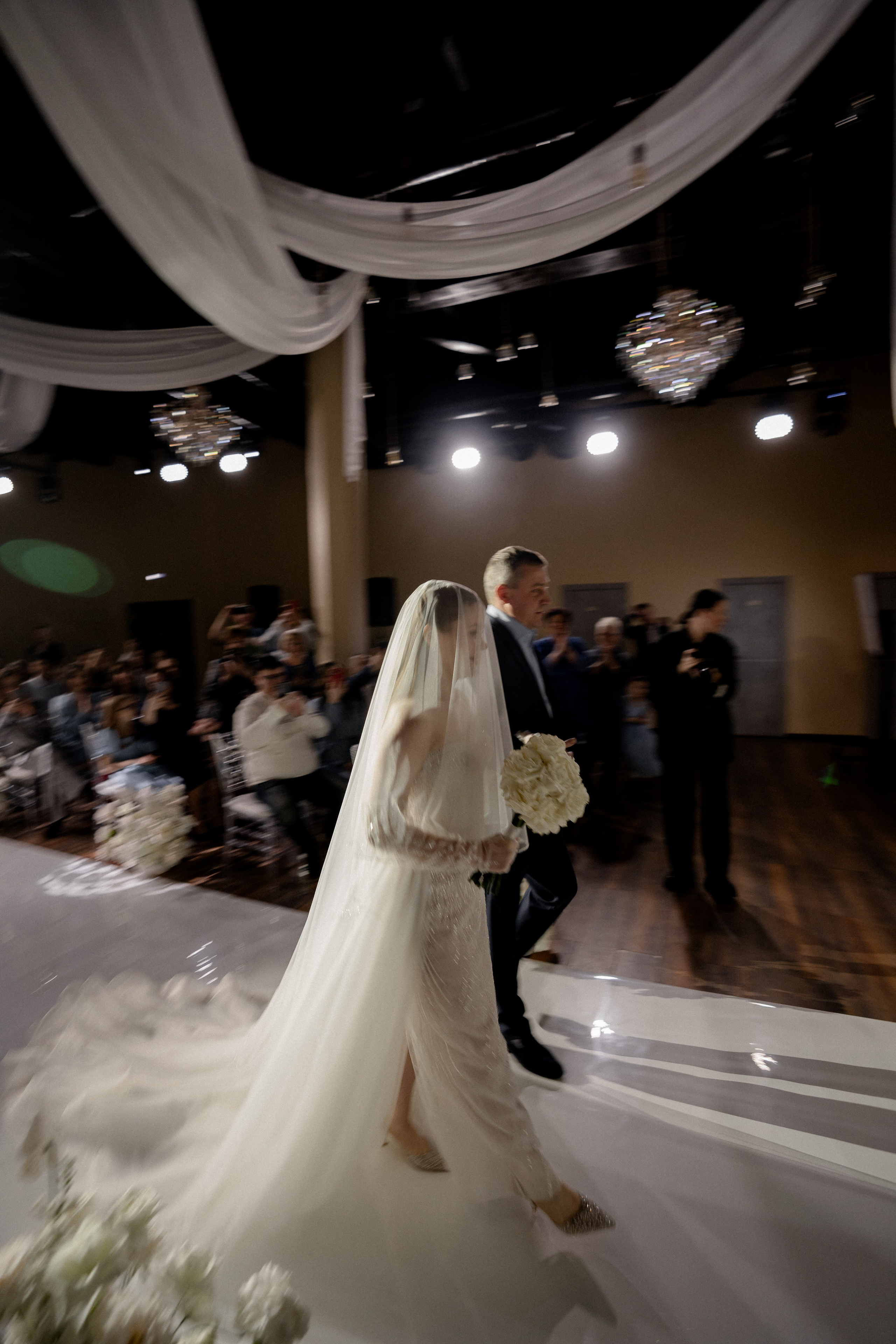 СВАДЕБНАЯ СЬЕМКА СБОРОВ В ОТЕЛЕ И ВЫЕЗД НА ЦЕРЕМОНИЮ (СНЯТО В СИБИРЕ В НИЖНЕВАРТОВСКЕ). Профессиональный фотограф, Санкт-Петербург — Виктория Богомолова