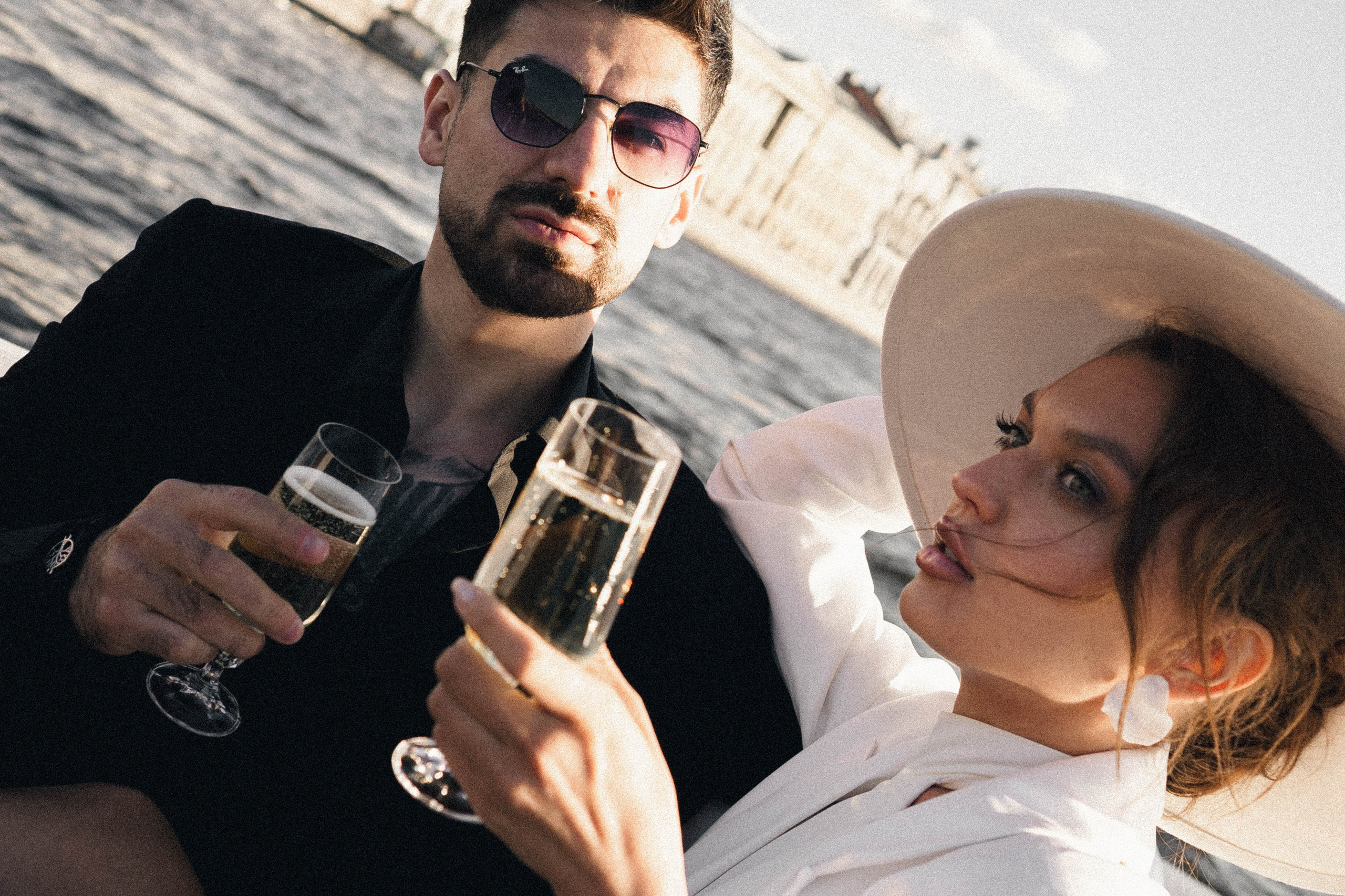 СВАДЕНБНАЯ СЬЕМКА НА КАТЕРЕ ПО КАНАЛАМ САНКТ-ПЕТЕРБУРГА И В АКВАТОРИИ НЕВЫ. Профессиональный фотограф, Санкт-Петербург — Виктория Богомолова