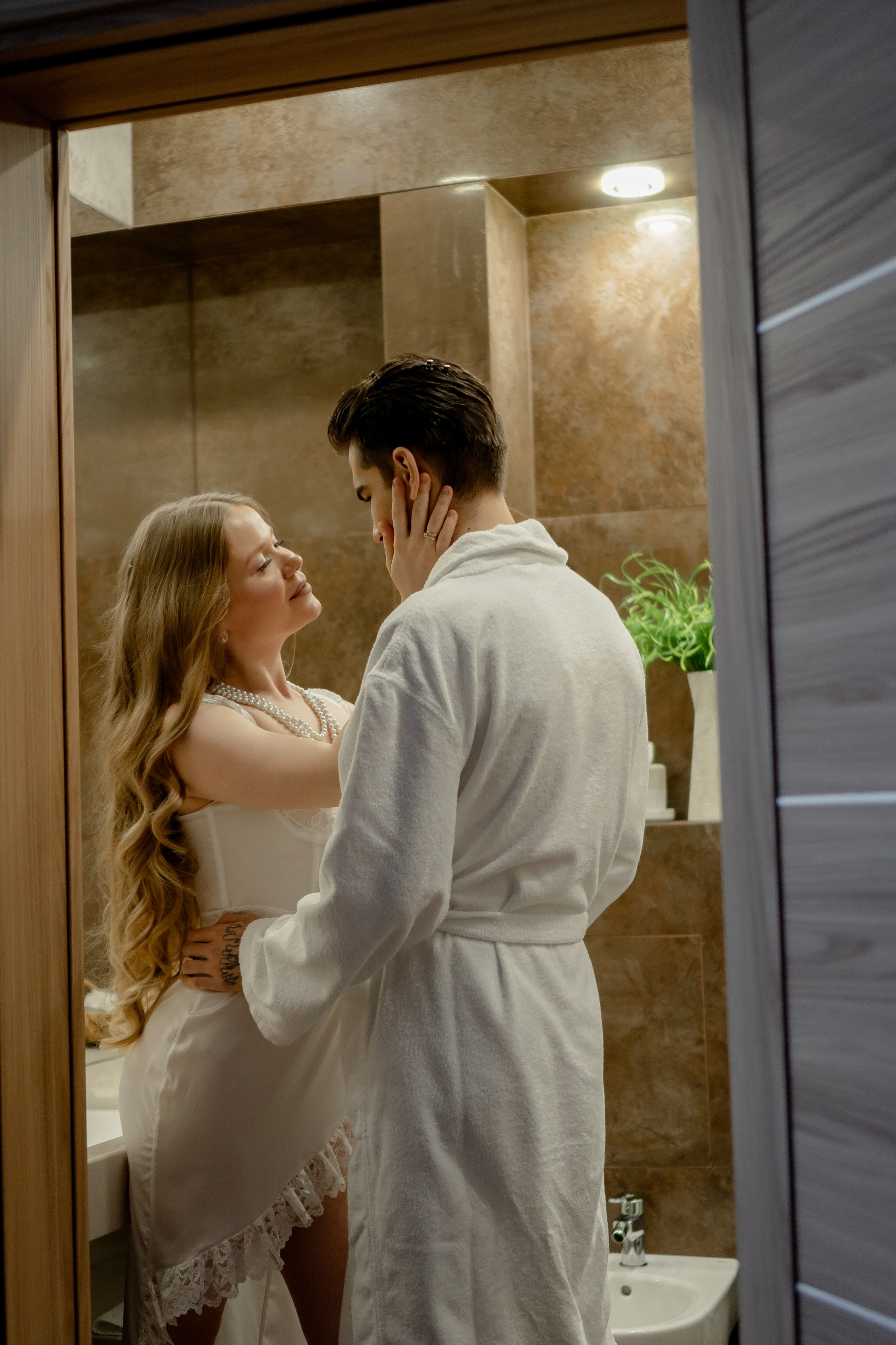 СВАДЕБНАЯ СЬЕМКА СБОРОВ В ОТЕЛЕ И ВЫЕЗД НА ЦЕРЕМОНИЮ (СНЯТО В СИБИРЕ В НИЖНЕВАРТОВСКЕ). Профессиональный фотограф, Санкт-Петербург — Виктория Богомолова