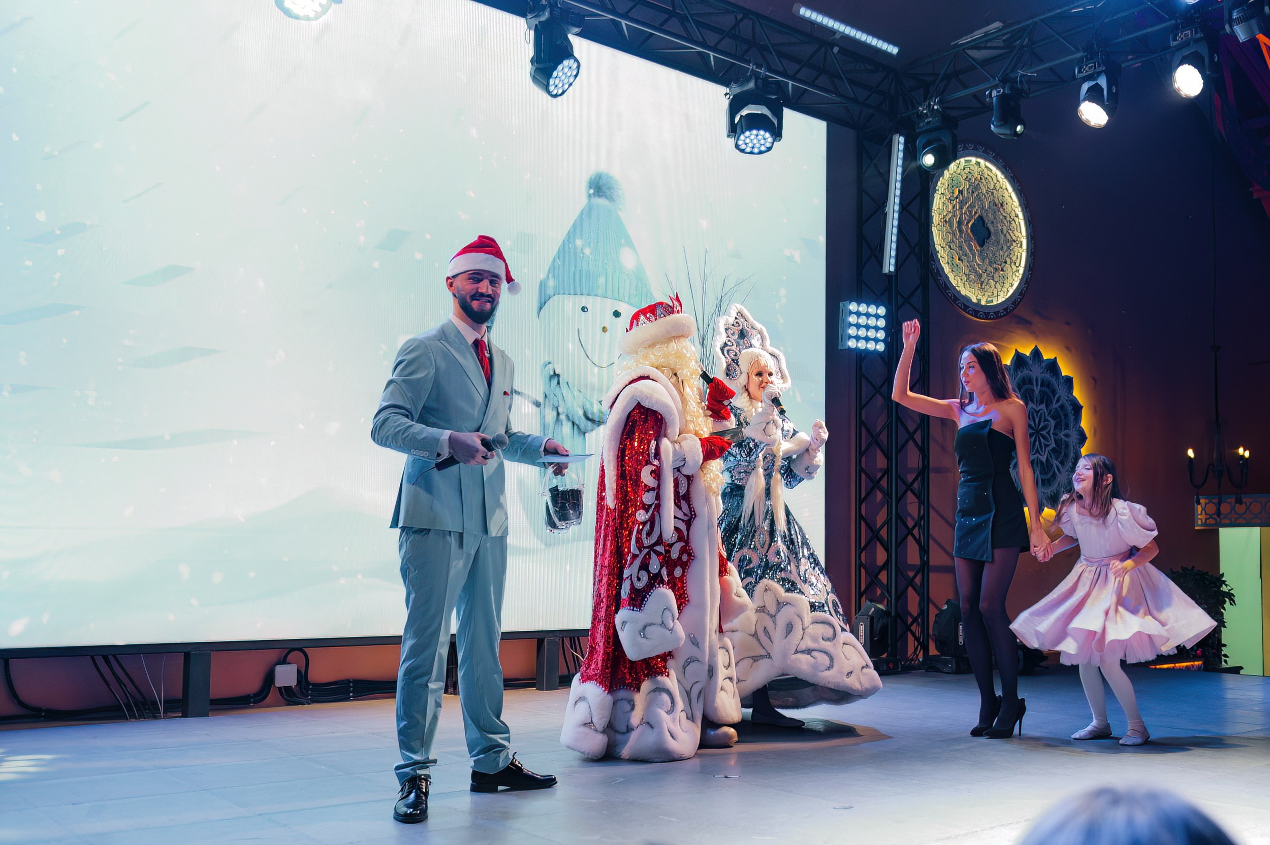 Новогодняя ночь 2024 в ресторане Чайхона ВО. Коммерческий фотограф в Санкт-Петербурге Анна Кобзарь