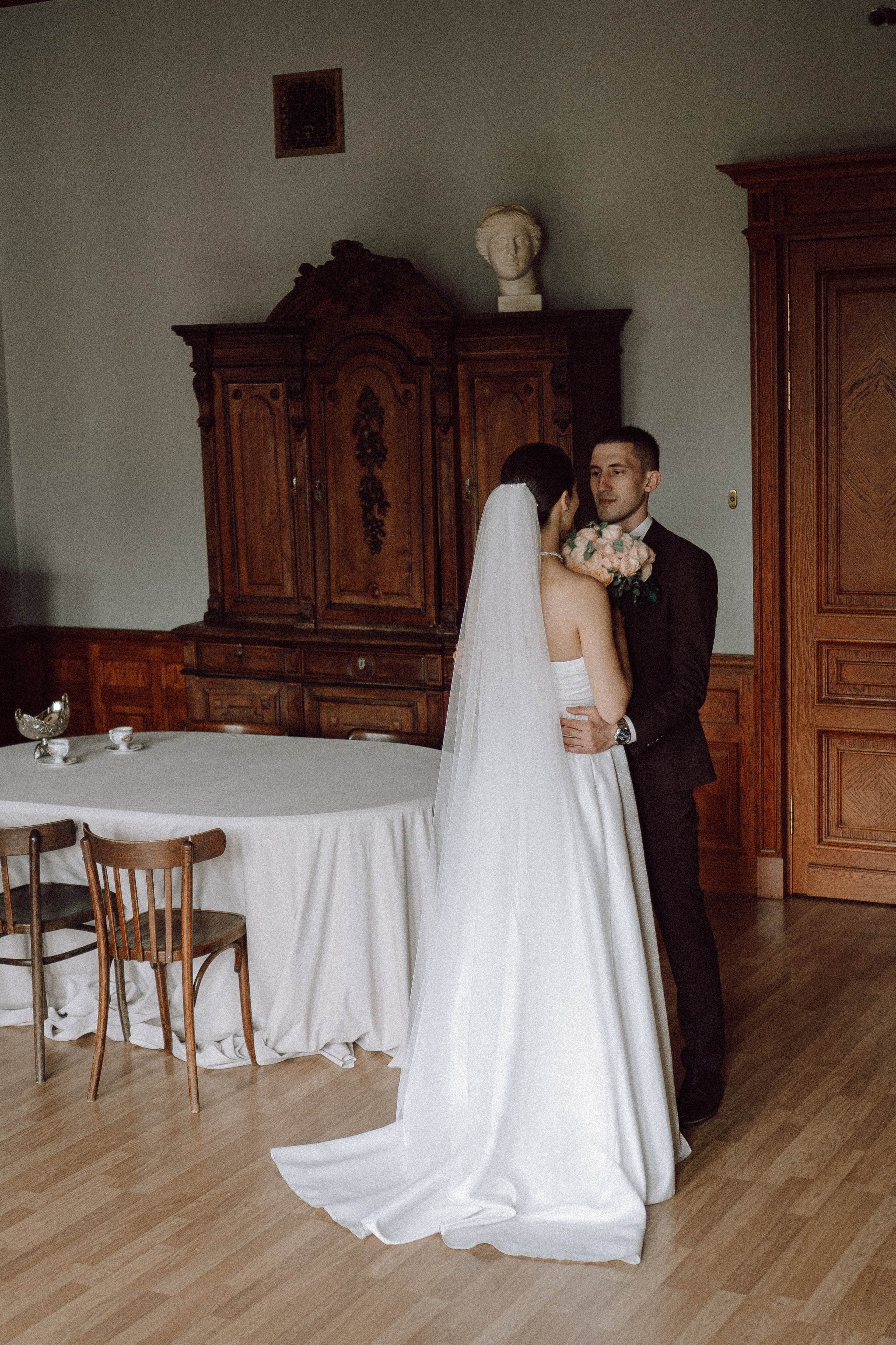 СВАДЕБНАЯ ПРОГУЛКА В САНТК-ПЕТЕРБУРГЕ (ИСАКИЕВСКИЙ СОБОР, ЗИМНЯЯ КАНАВКА, ЭРМИТАЖ И БОЛЬШАЯ МОРСКАЯ УЛИЦА). Профессиональный фотограф, Санкт-Петербург — Виктория Богомолова