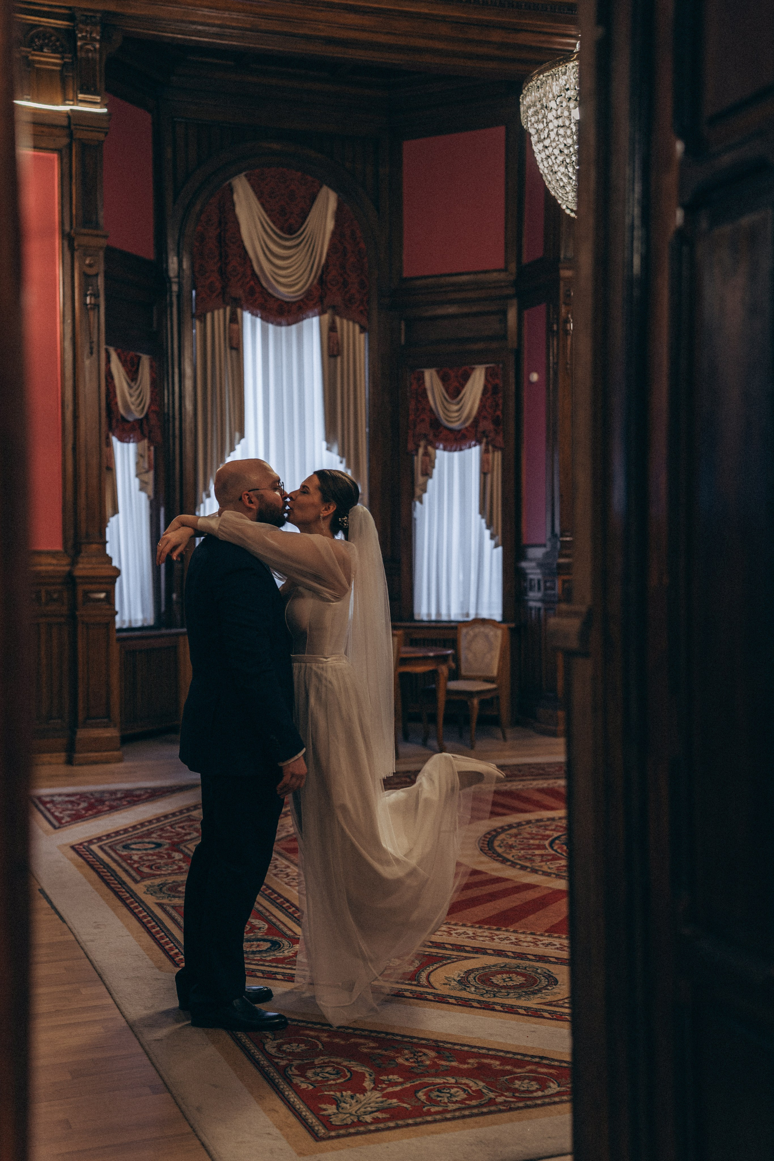 СВАДЕБНАЯ СЬЕМКА ВО ВТОРОМ ДВОРЦЕ (ДЕКАБРЬ) ТАКЖЕ СЬЕМКА В СТУДИИ НА ЧЕРНЫШЕВСКОЙ. Профессиональный фотограф, Санкт-Петербург — Виктория Богомолова