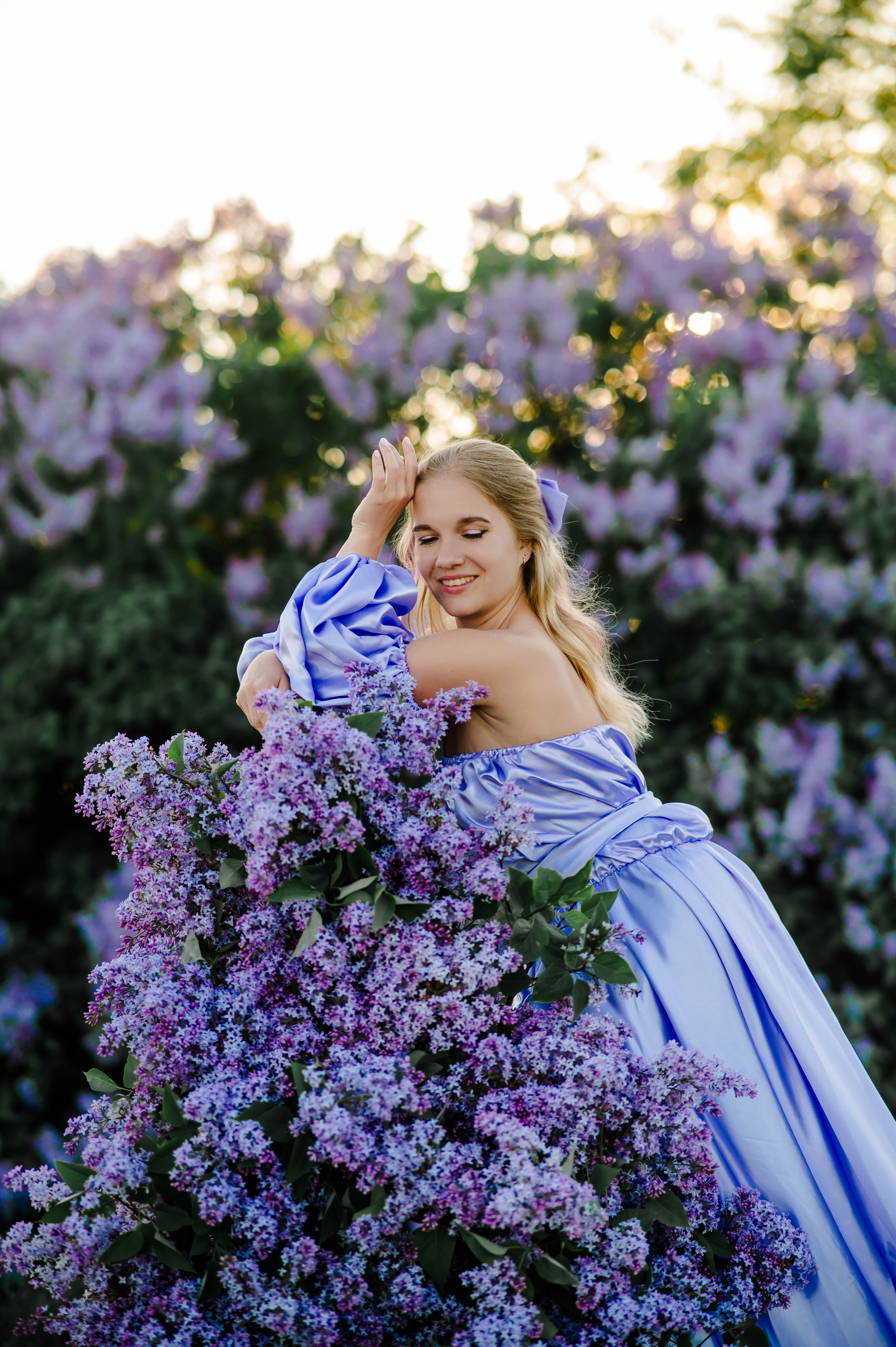 Юлия и сирень. Свадебный и семейный фотограф Евгения Кононова