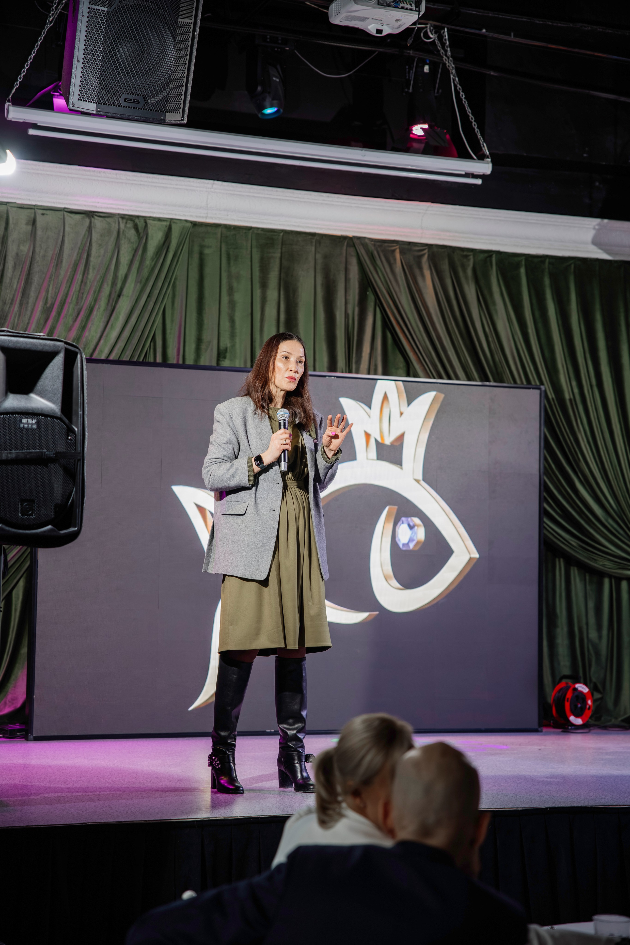 Империя Изобилия — выступления спикеров для предпринимателей. Свадебный фотограф в Иркутске Бобылев Никита