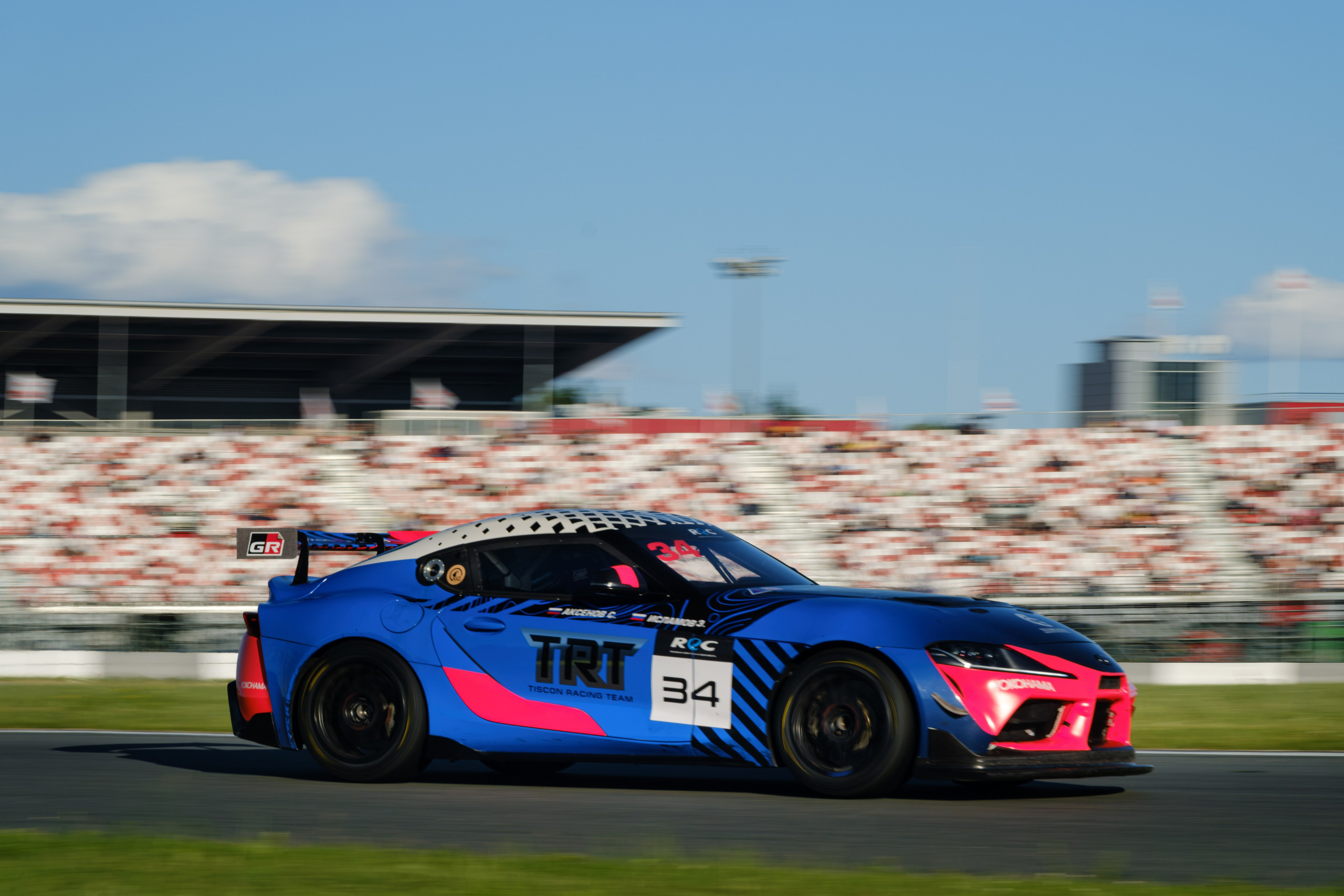 Российская серия гонок на выносливость. Авто и мотоспорт — фотограф Антон Медведев iCoguar