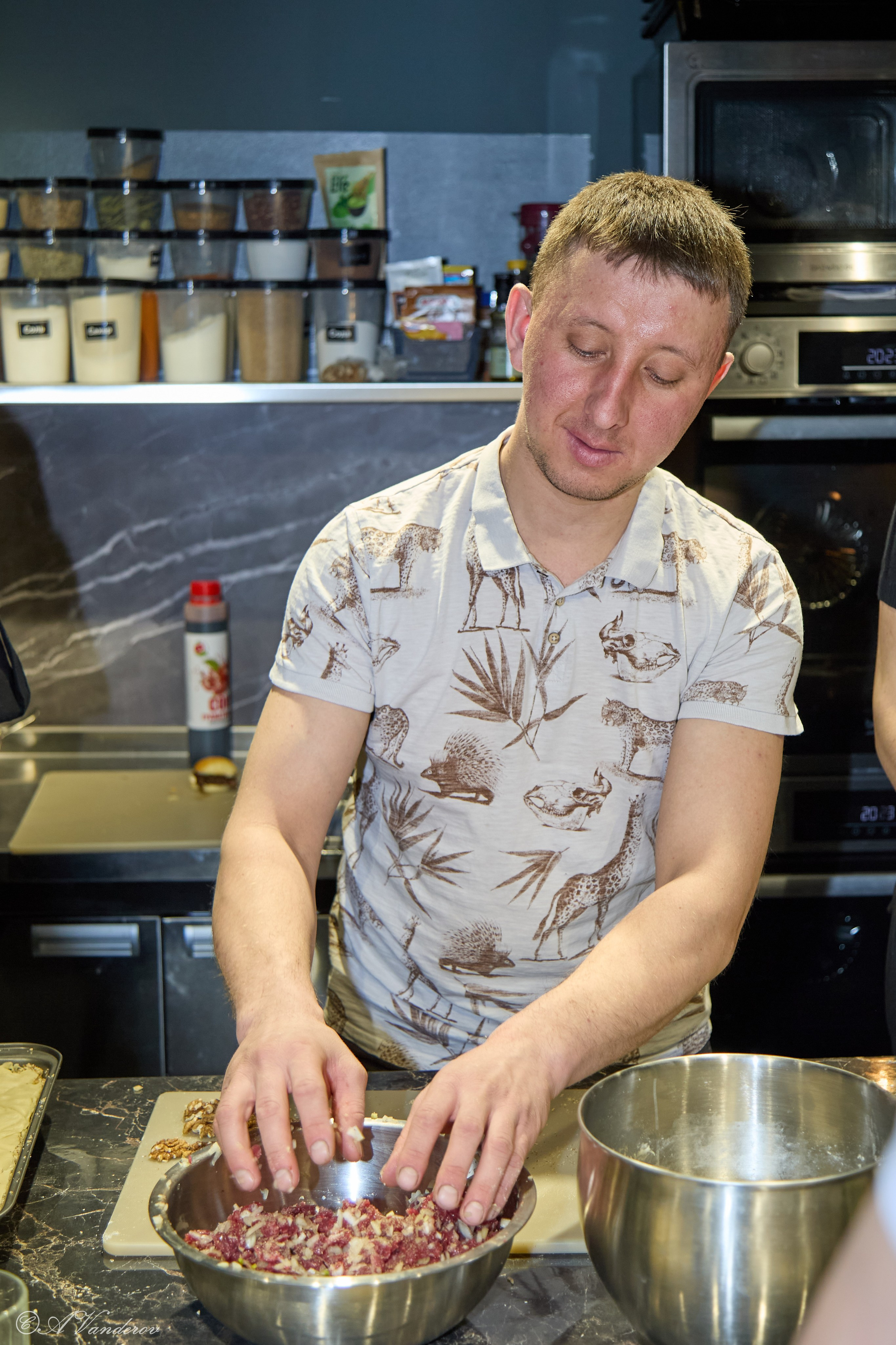 Мужские разговоры на кухне. Фотограф Омск | Александр Вандеров