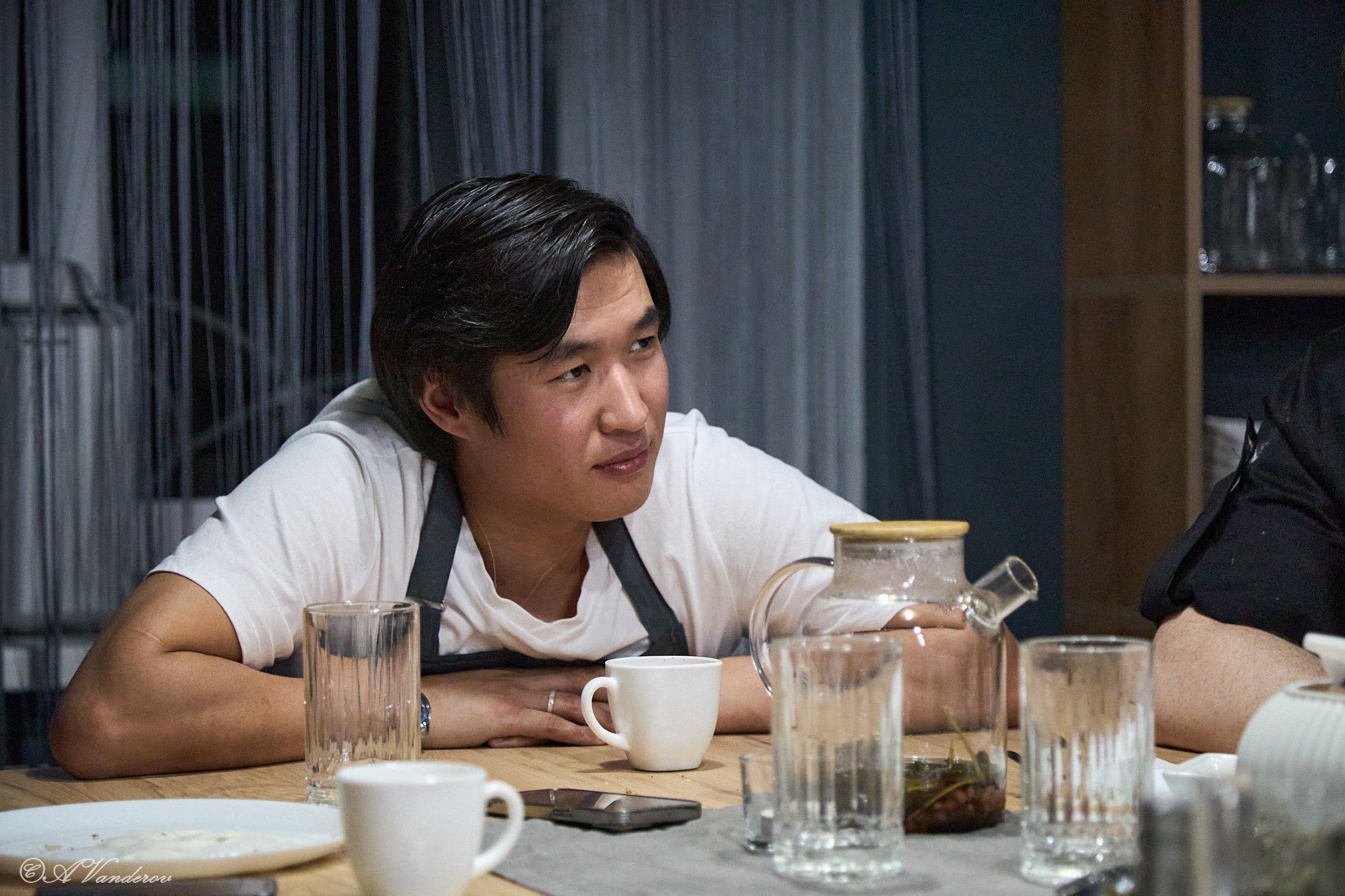 Мужские разговоры на кухне 2. Фотограф Омск | Александр Вандеров