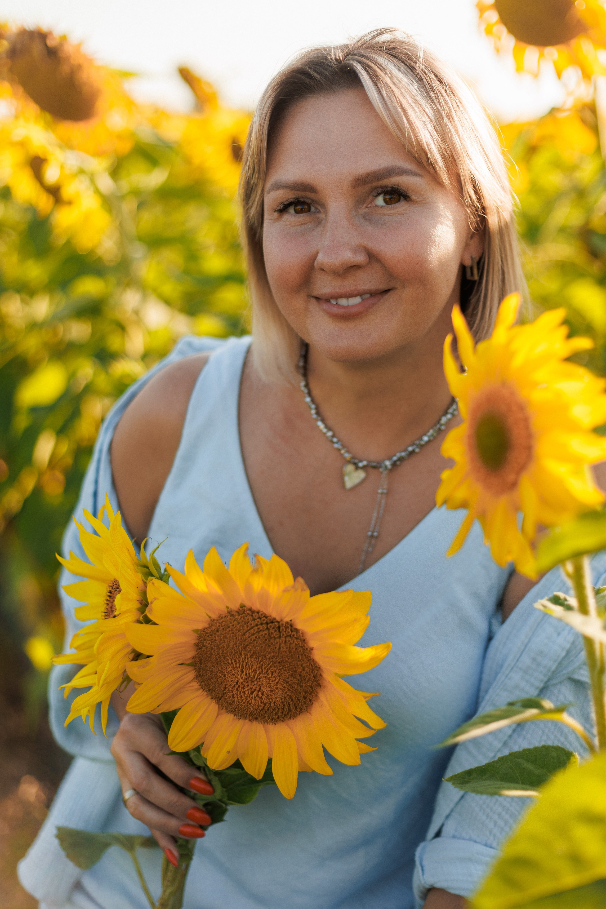 В поле подсолнухов. Семейный фотограф г. Тюмень