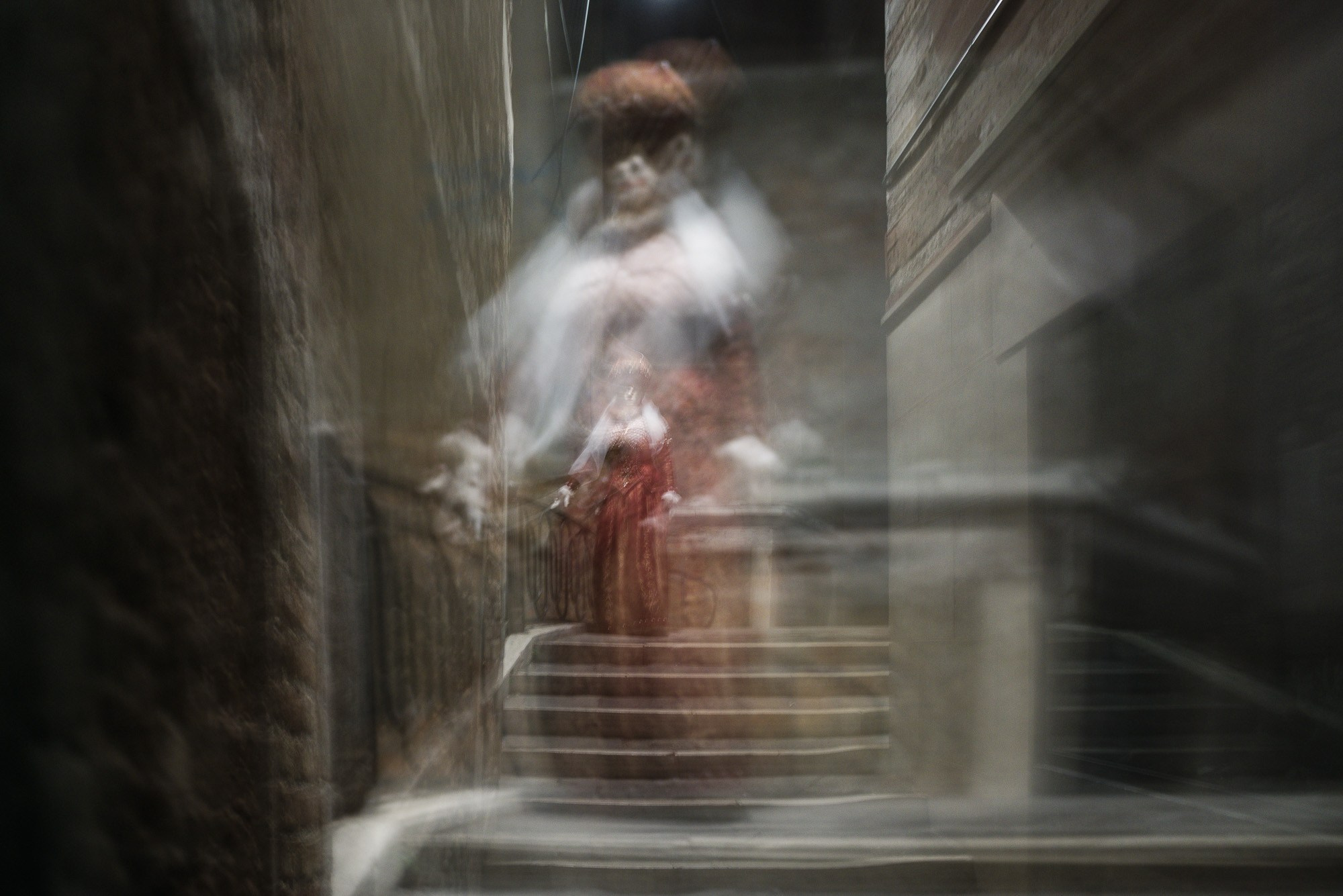 Фотографии призраков Венеции | Мистическая фотосессия карнавала Motion Blur