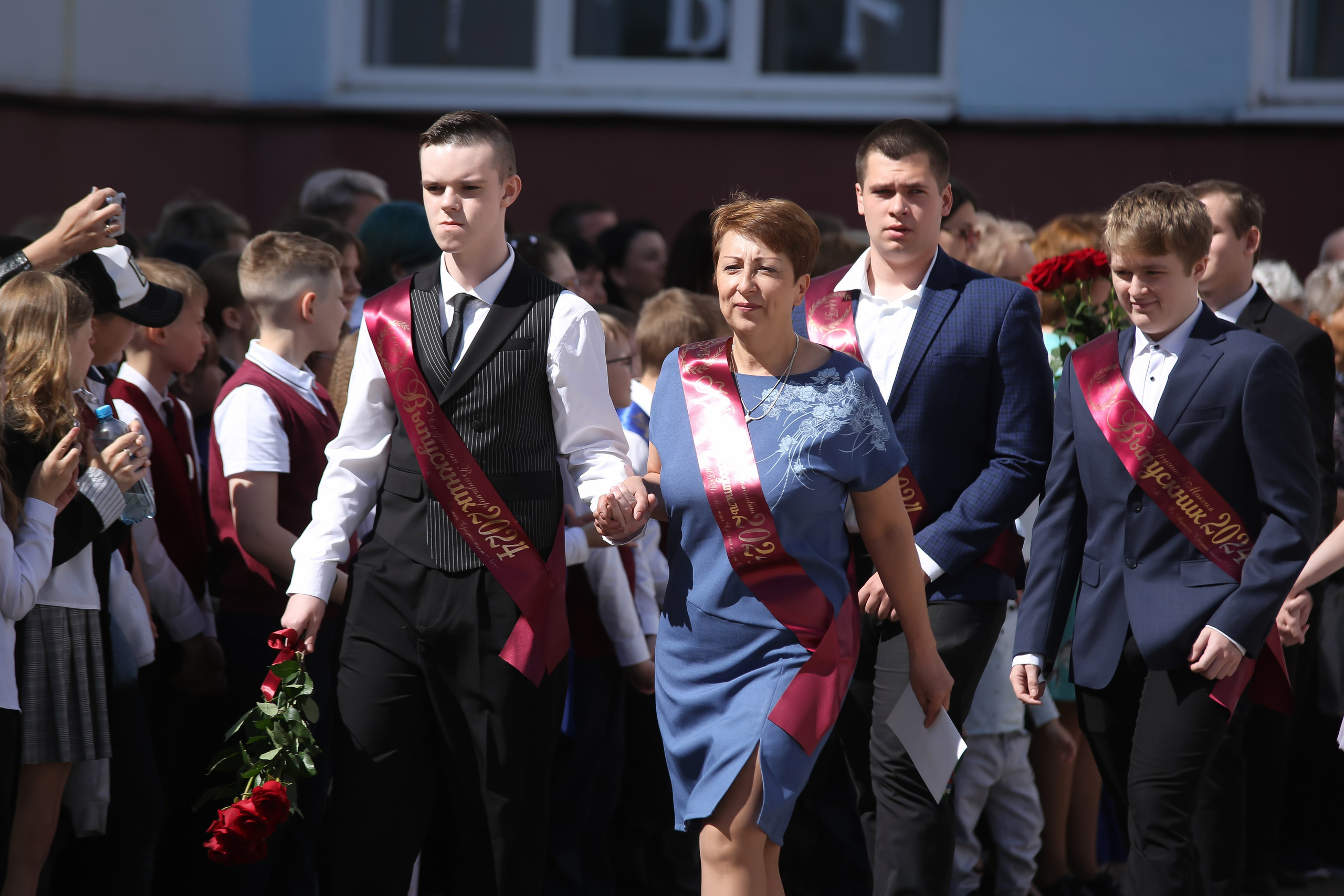 ЛИНЕЙКА «ПОСЛЕДНИЙ ЗВОНОК» 9 ШКОЛА 2024 г МЦЕНСК. ТВОЙ АЛЬБОМ / ТВОИ ПРАВИЛА