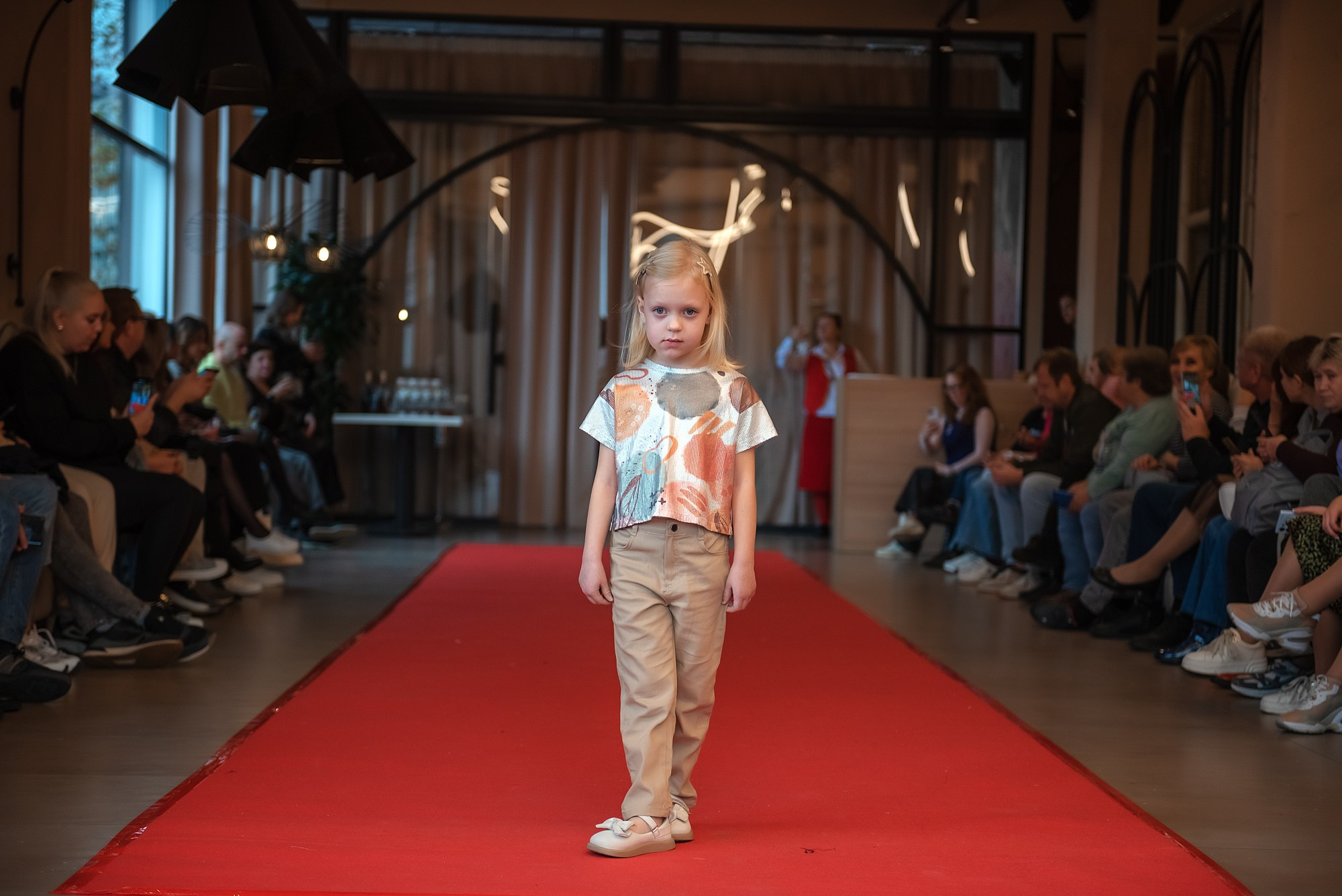 HAPPYkids дефиле в день мамы. Семейный и коммерческий фотограф в Сочи Александр Бодунов