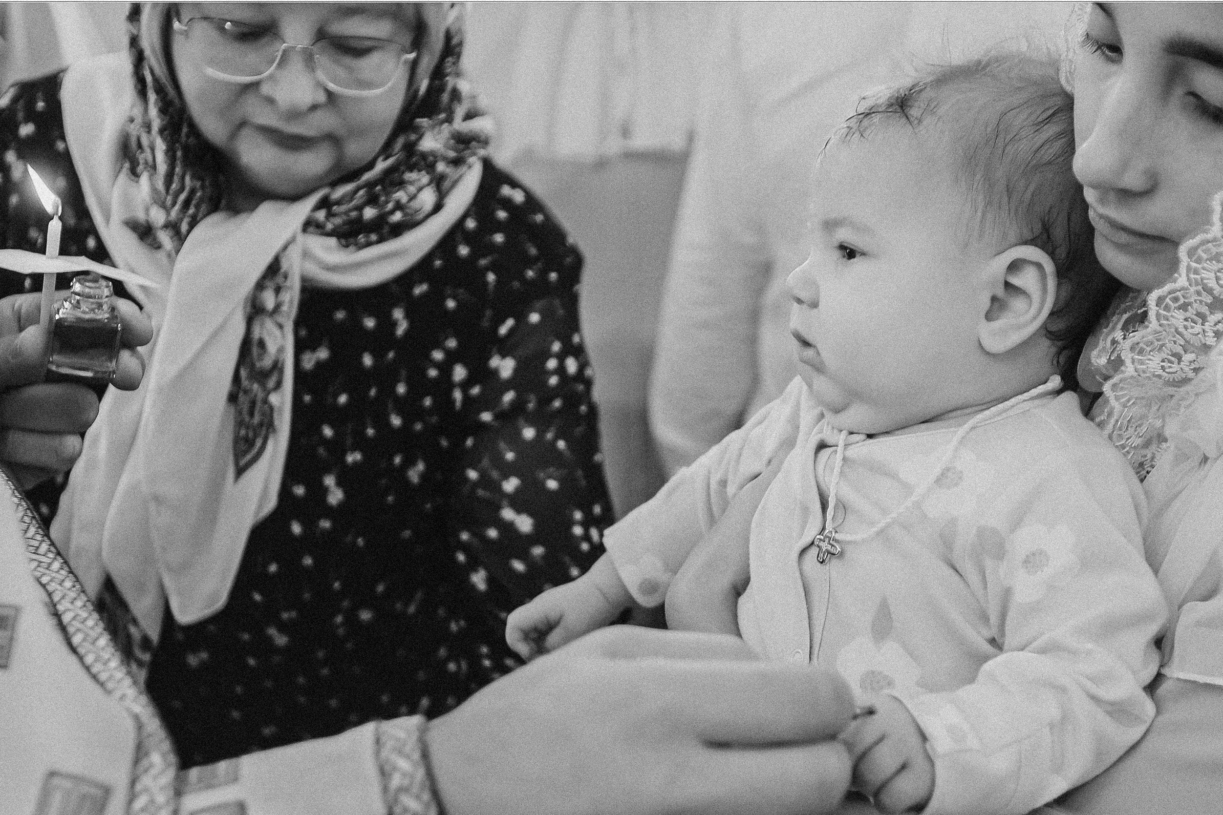 Крещение круглая церковь. Семейный фотограф Тюмень, фотограф на роды Салмина Мария