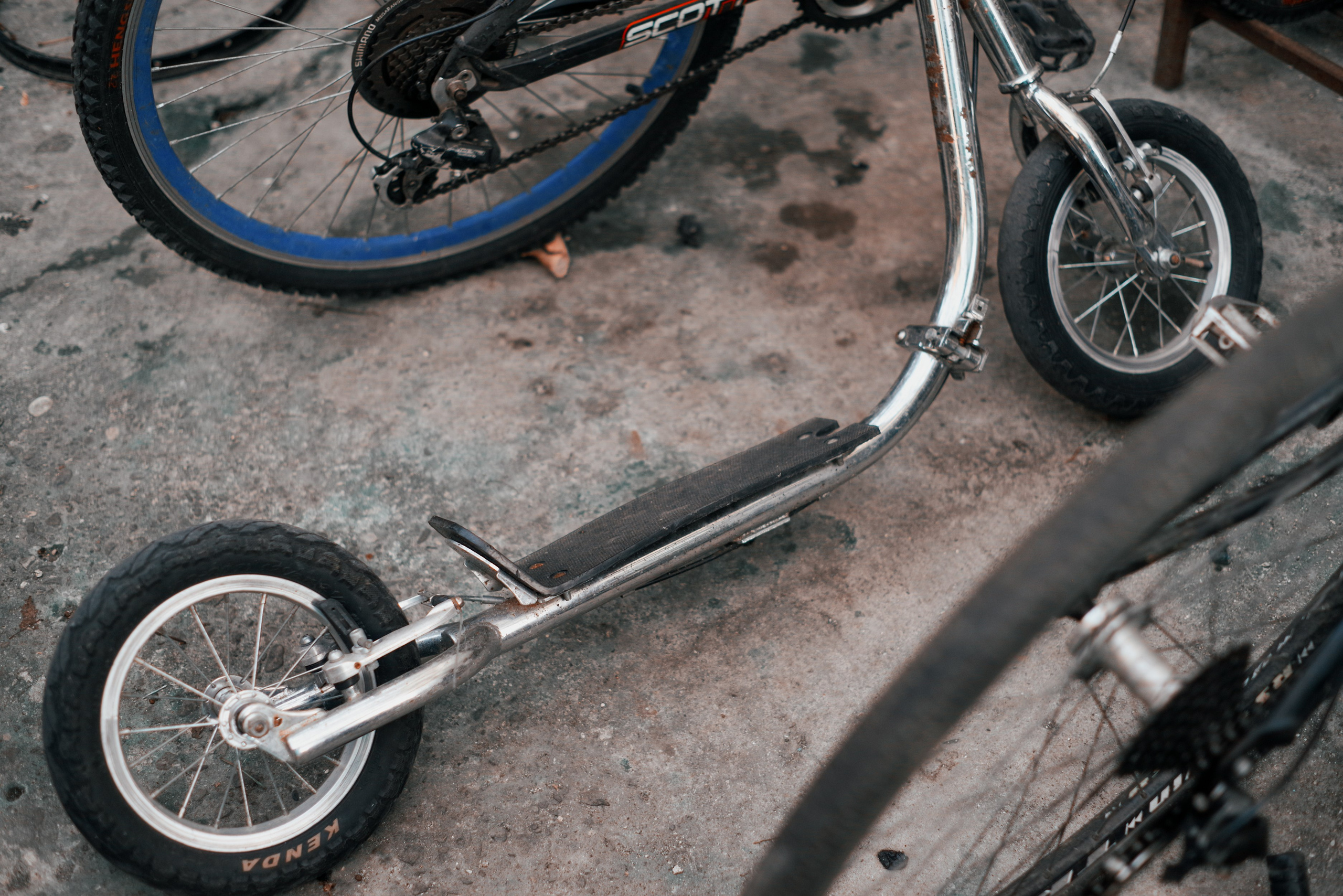 Ремонт железного коня. Портретный фотограф Денис Милютин