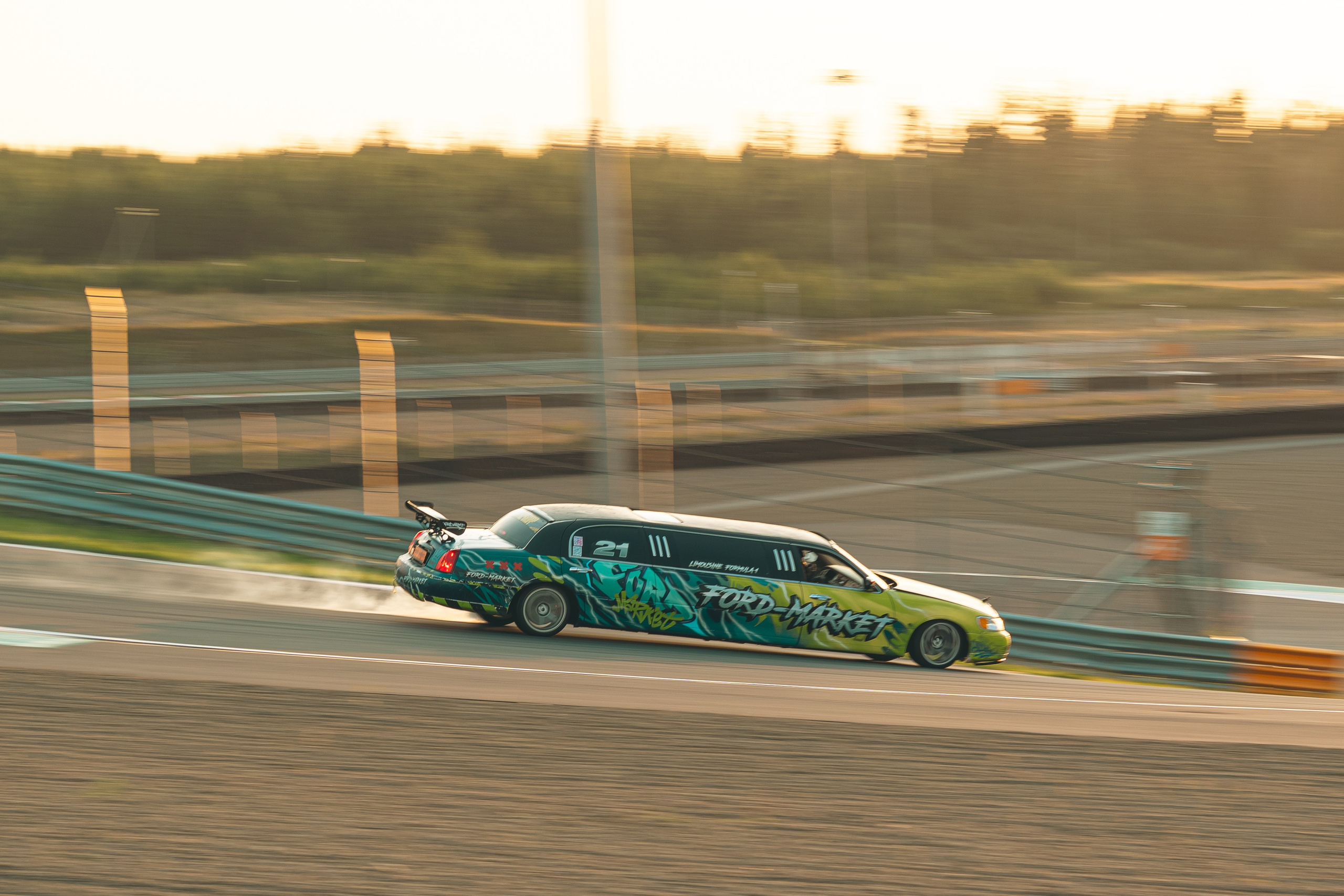 Трек-день Игора Драйв. Портретный и автомобильный фотограф в Санкт-Петербурге Евгений Черепанов