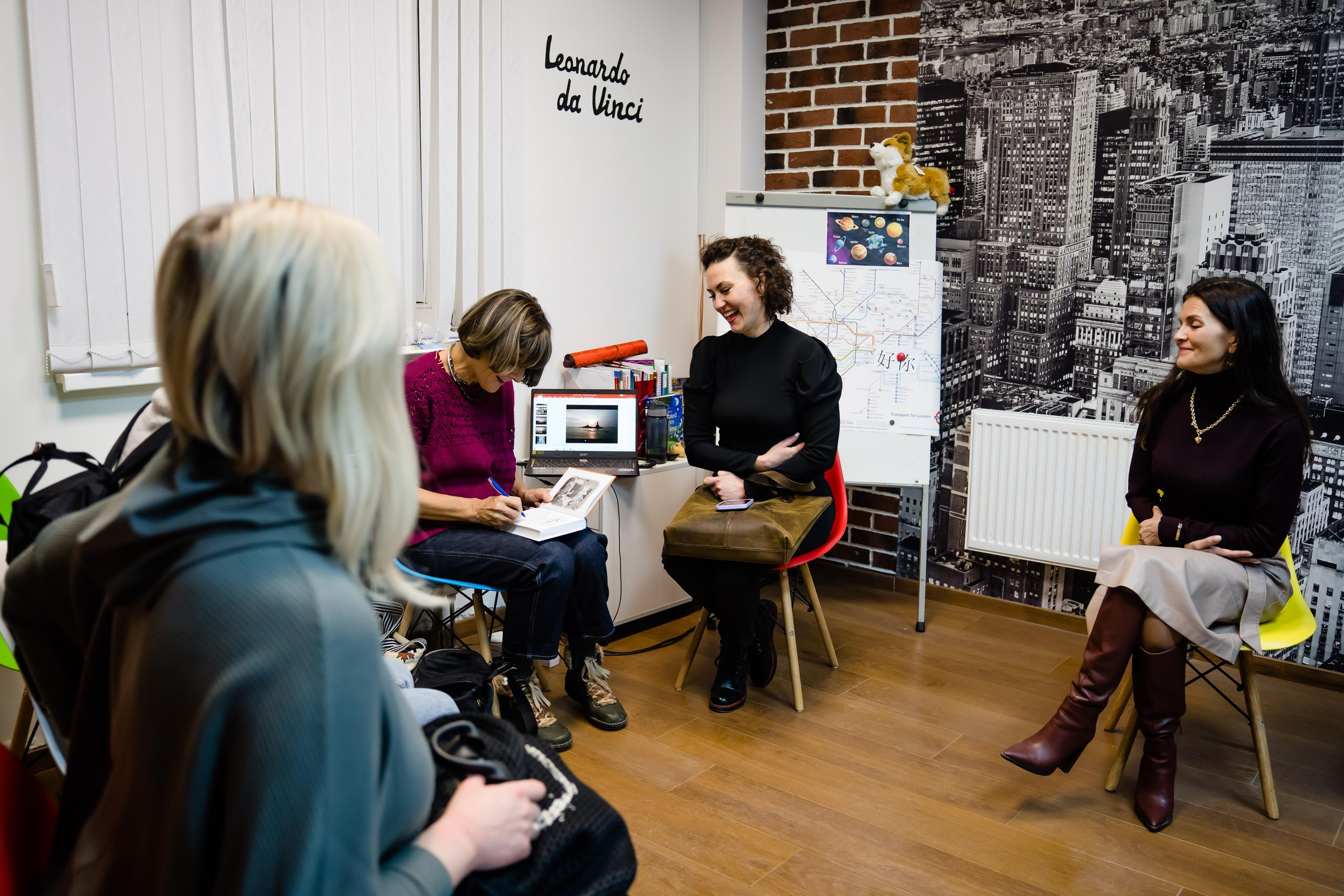 Автор книг про Индию Виктория Дмитриева. Фотограф в Санкт-Петербурге Маргарита Мирошниченко