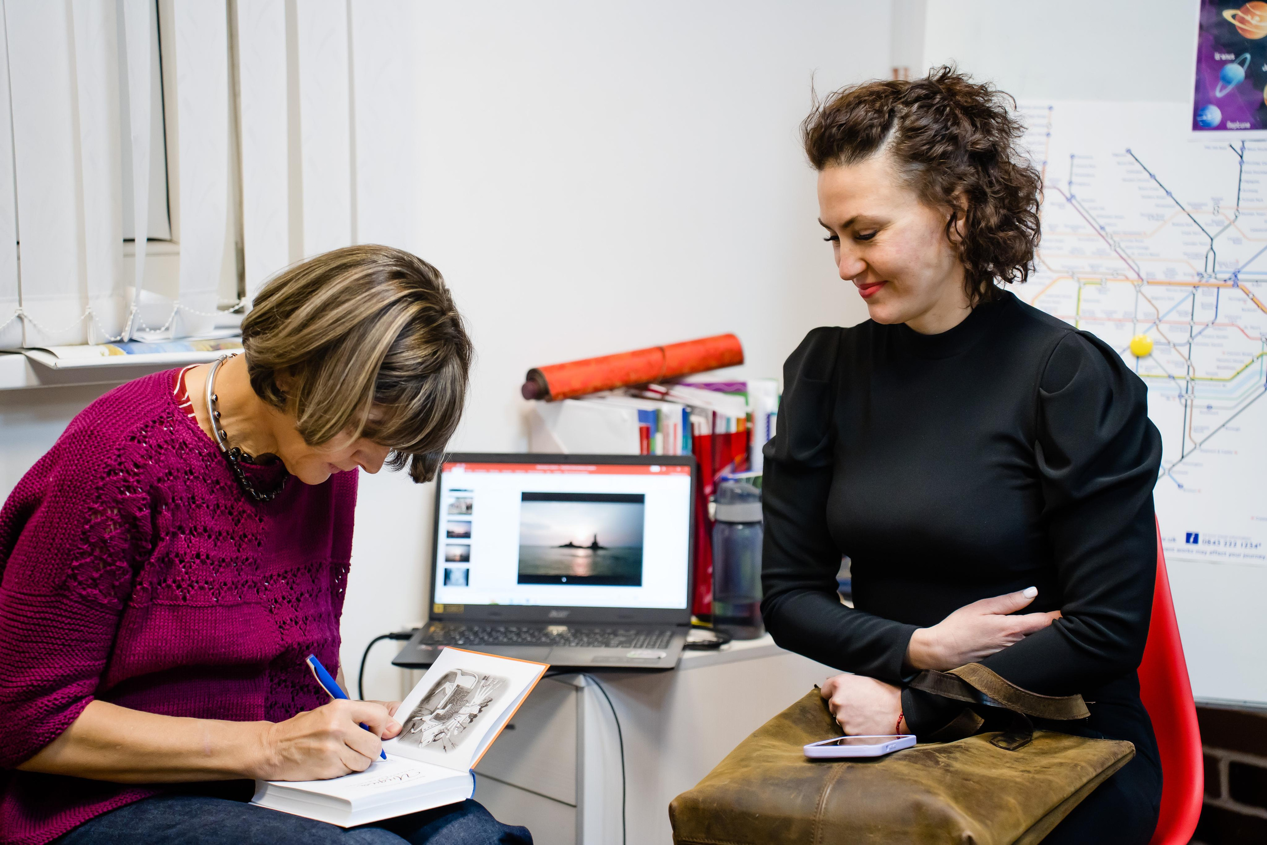 Автор книг про Индию Виктория Дмитриева. Фотограф в Санкт-Петербурге Маргарита Мирошниченко