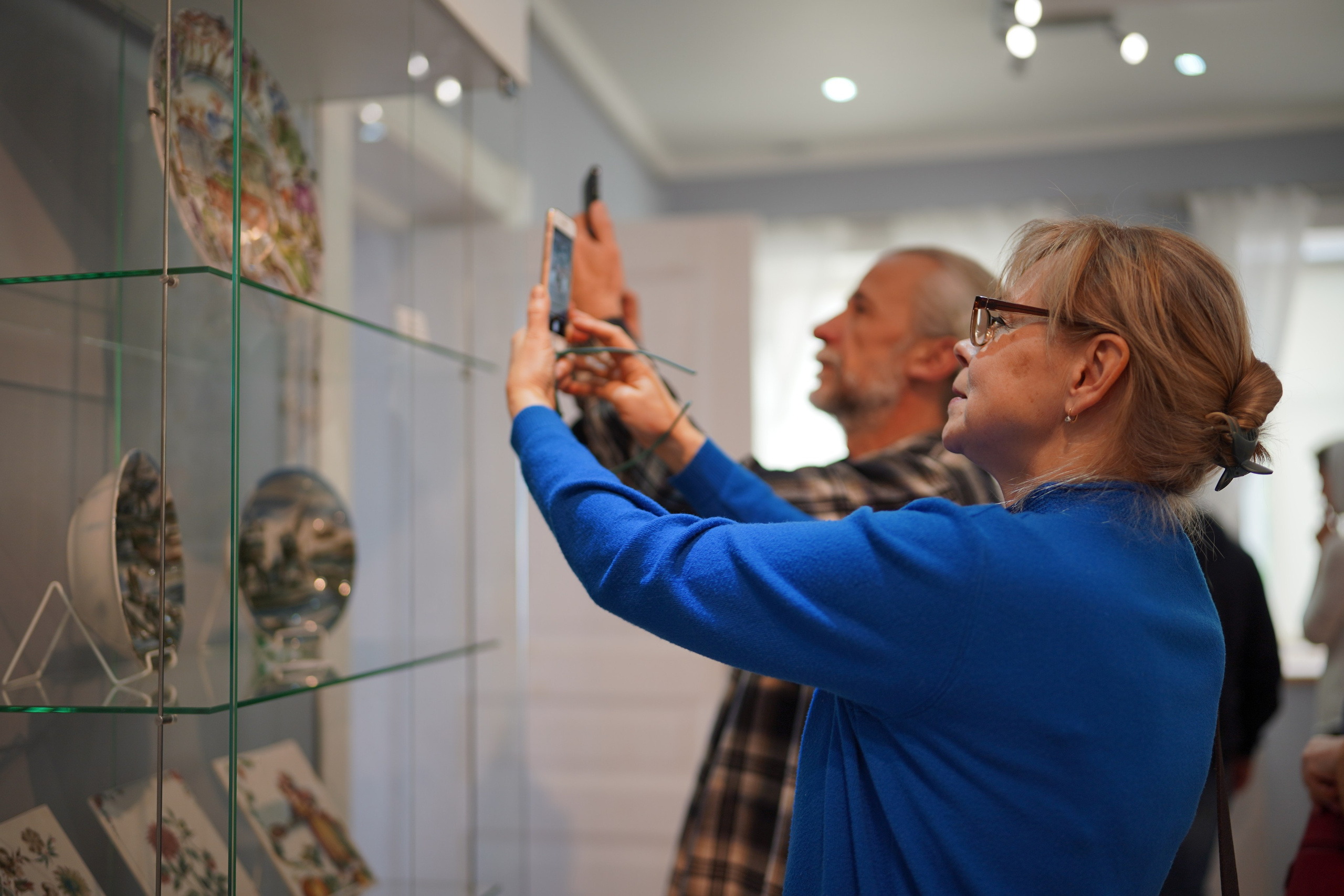 Exhibition by Alexander Tsaregorodtsev and Marnarita Podgornaya — Выставка Александра Царегородцева и Марнариты Подгорной