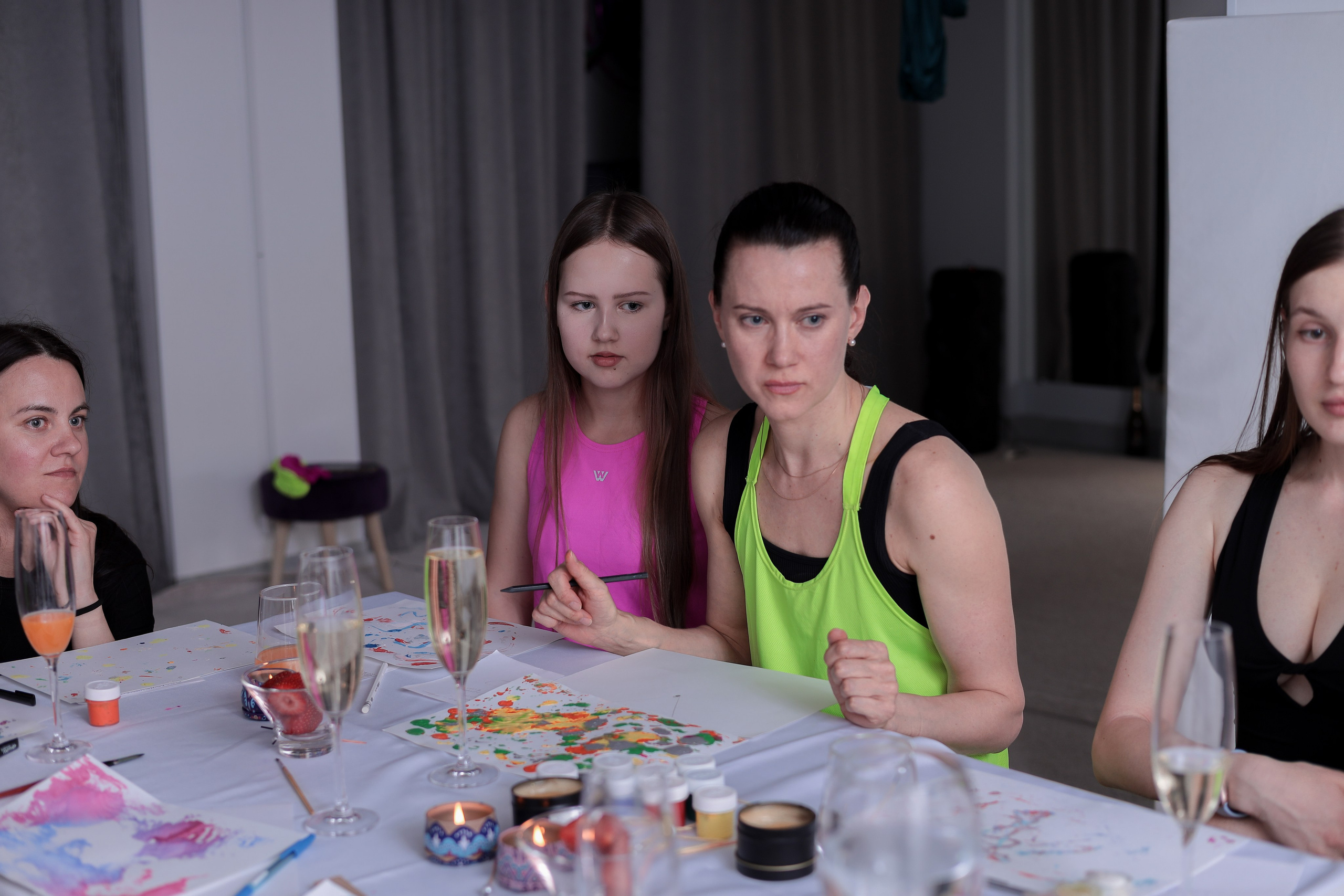 Арт-терапия + аэройога. Фотограф Надршина Лилия