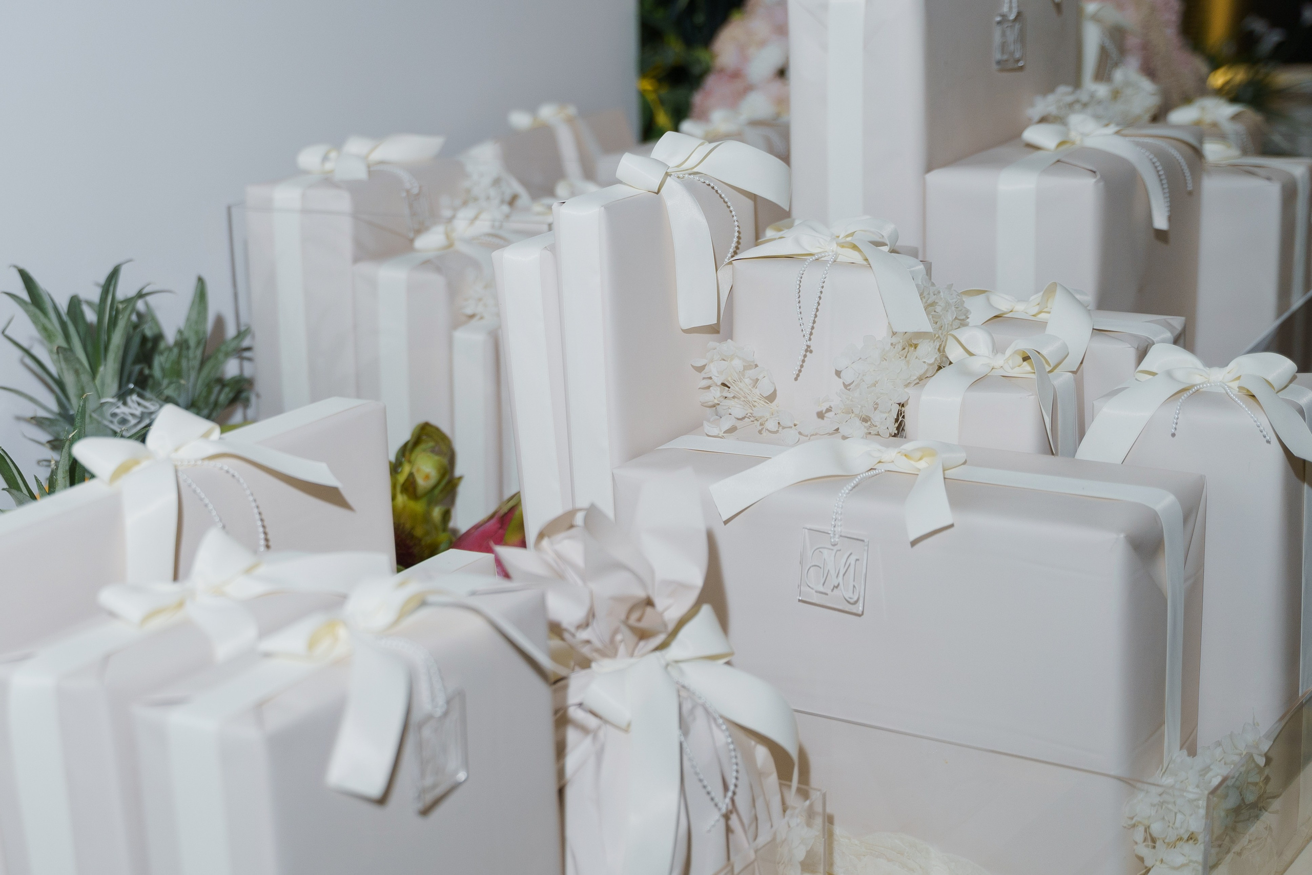 Красивое обручение на берегу чёрного моря в Лермонтово от ТВИНС СТУДИО. ТВИНС СТУДИО — лучшие свадебные фотографы и видеографы в Краснодаре