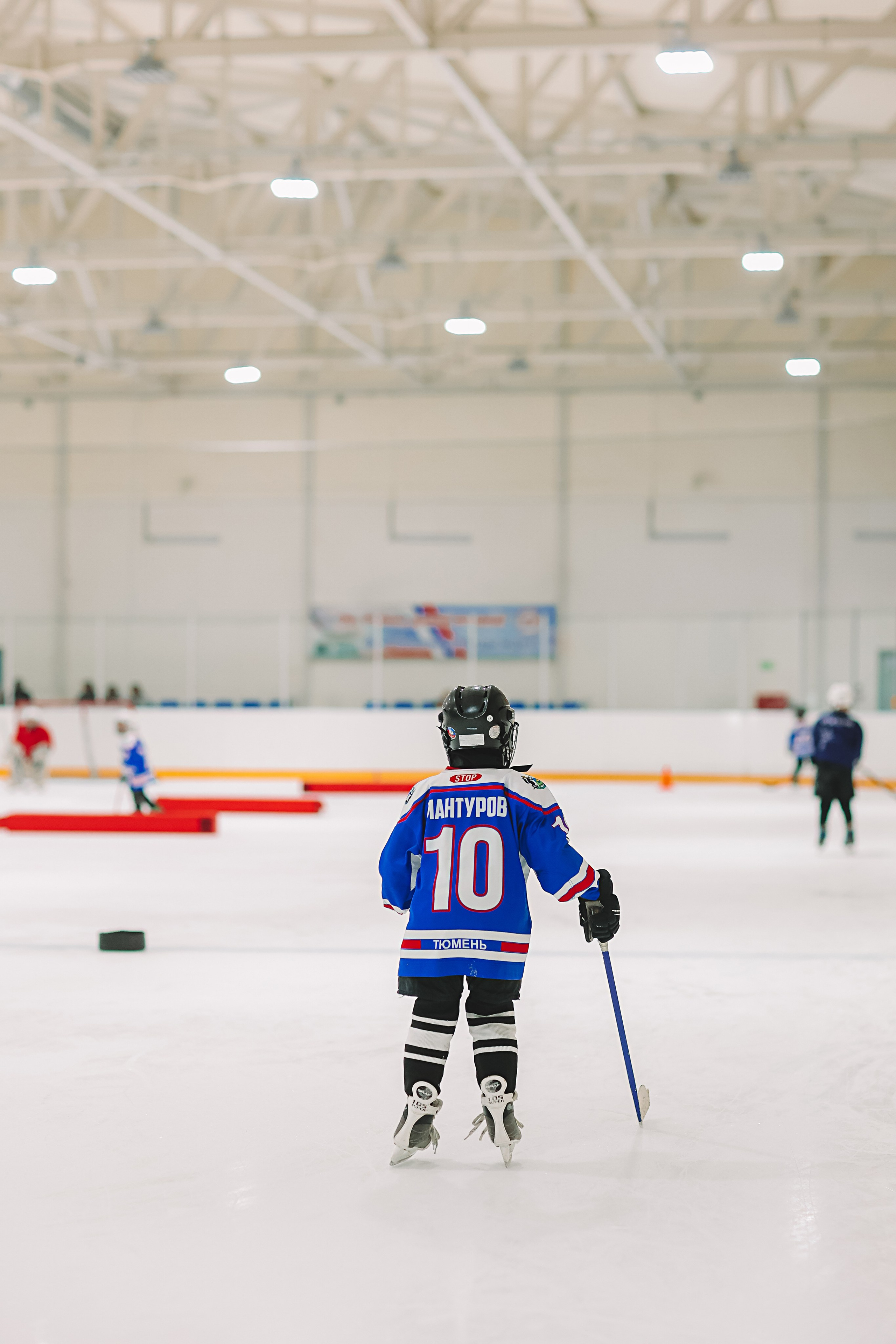 Хоккей тренировка. Семейный фотограф Тюмень, фотограф на роды Салмина Мария