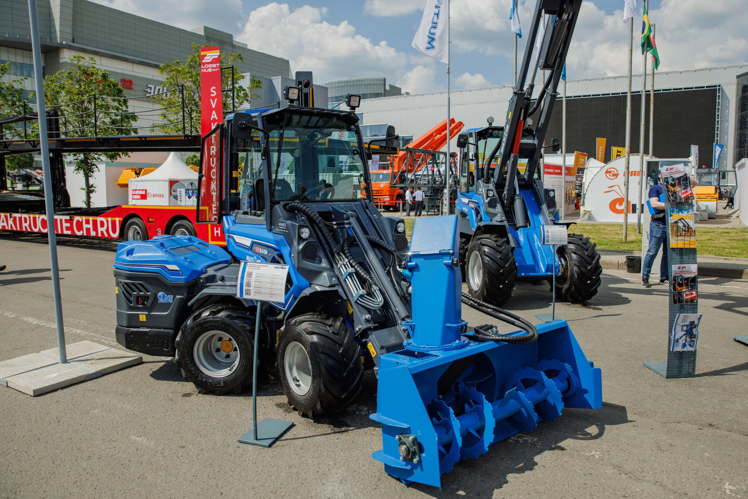 Выставка Спец. Техники. Фотограф Москва Шептаев Артём