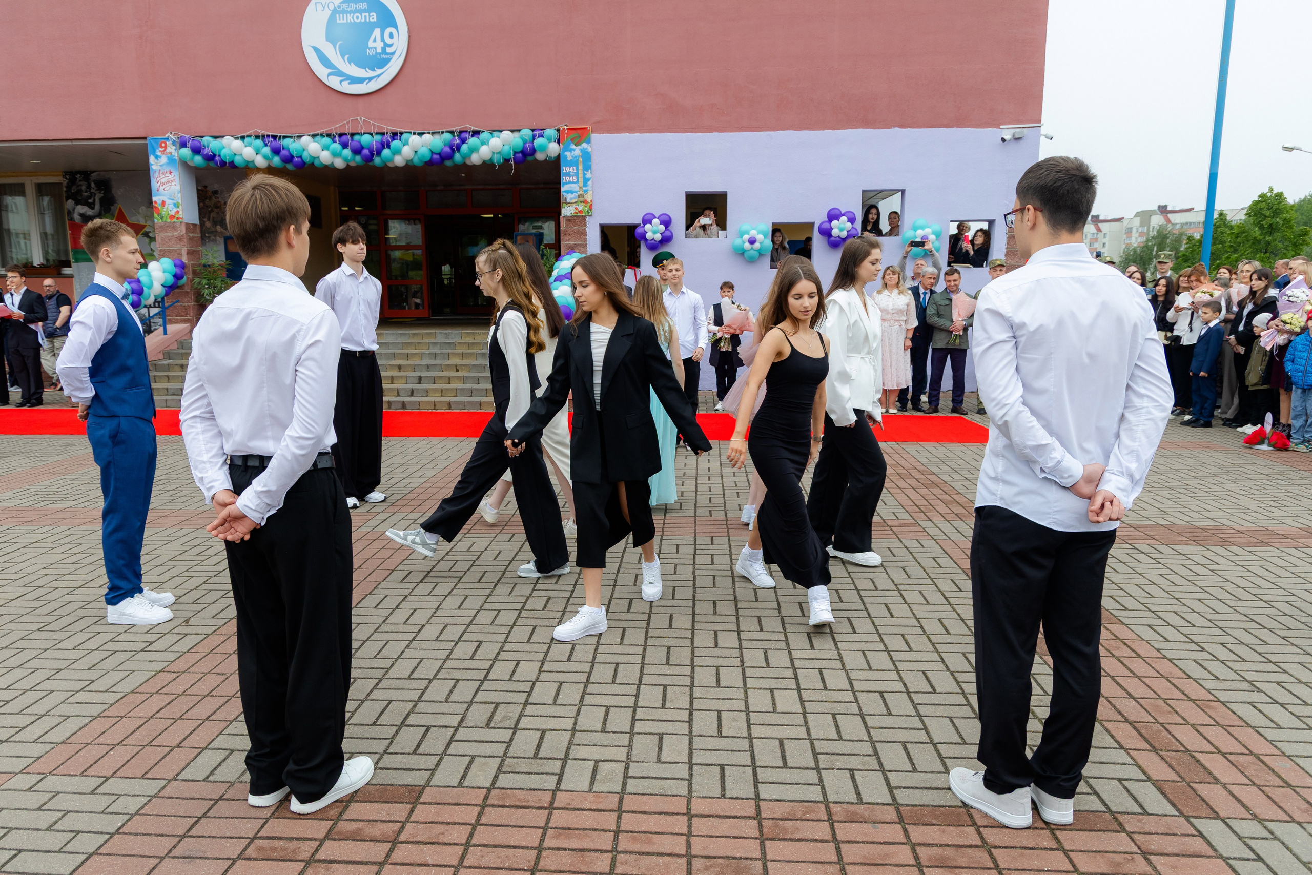 Последний звонок 2025 в Минске. Свадебный фотограф в Минске/Беларуси Сергей Спиридонов