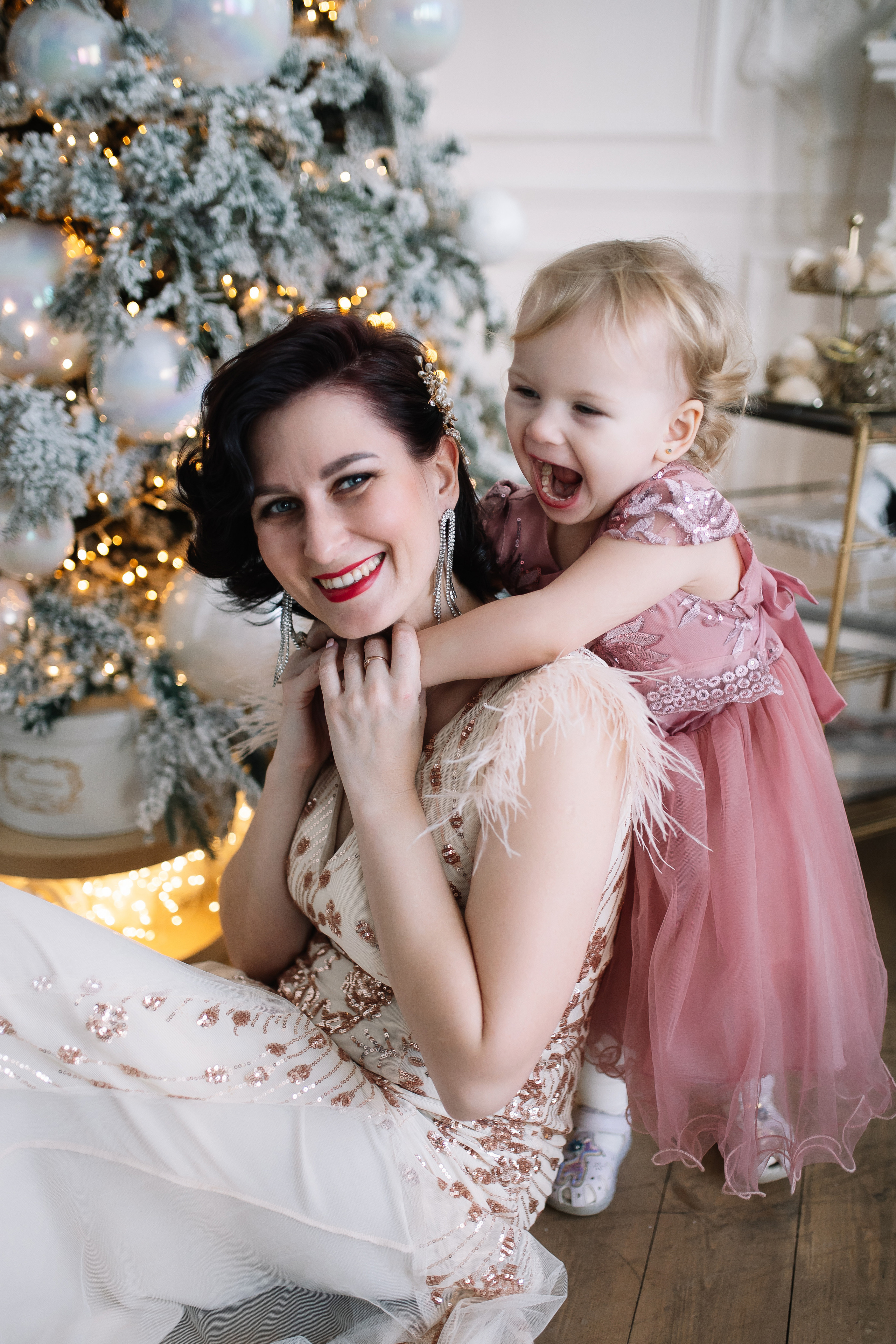 Нг фотосет Ксения. Свадебный фотограф и видеограф в Омске — Виталий и Алёна Орлянд