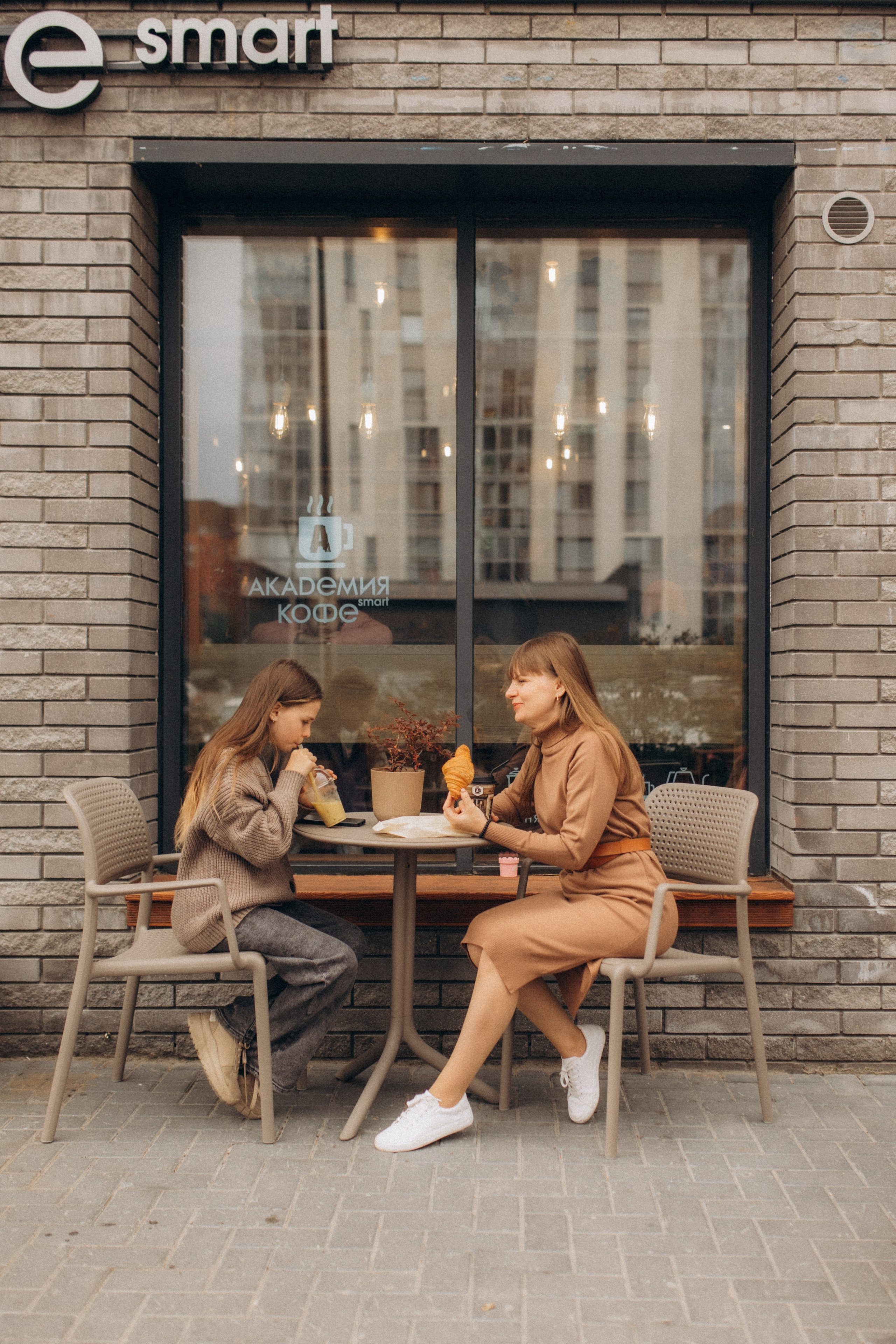 Прогулка по городу, осень. Семейный фотограф lifestyle в Новосибирске Елена Шпилевая