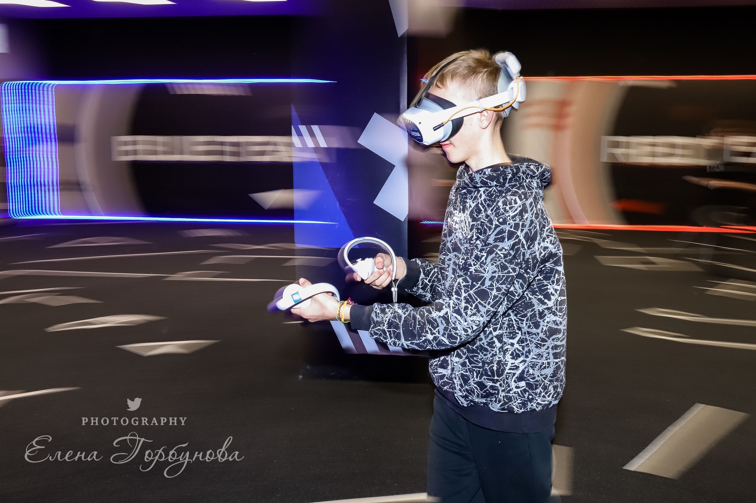 Репортаж в виртуальной реальности. Май 2024. Фотограф Пермь. Свадьбы. Семья и дети, школа, д. сад. Фотокниги