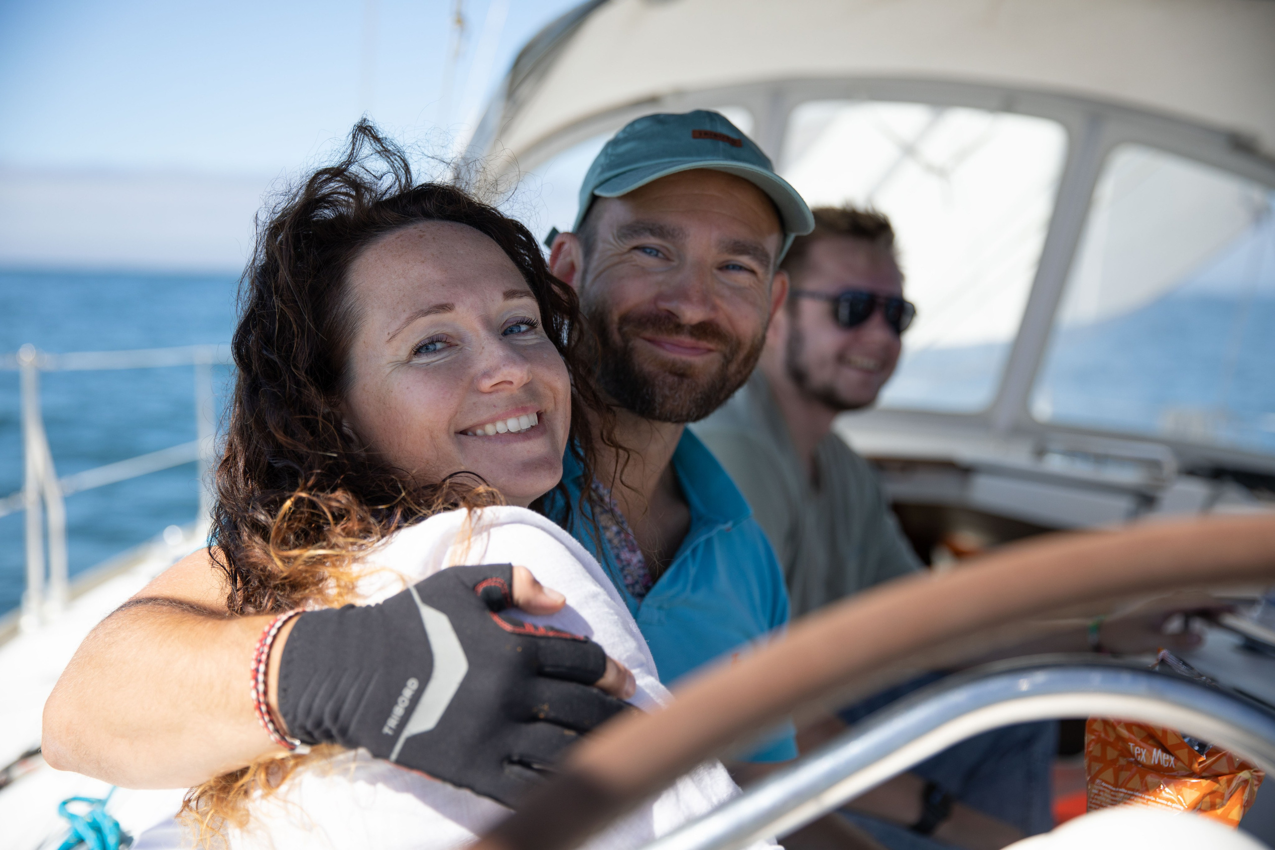 Photo shoot for a group of friends on a sailing yacht in Portugal. Professional Photographer in Portugal. Oksana Lomnova