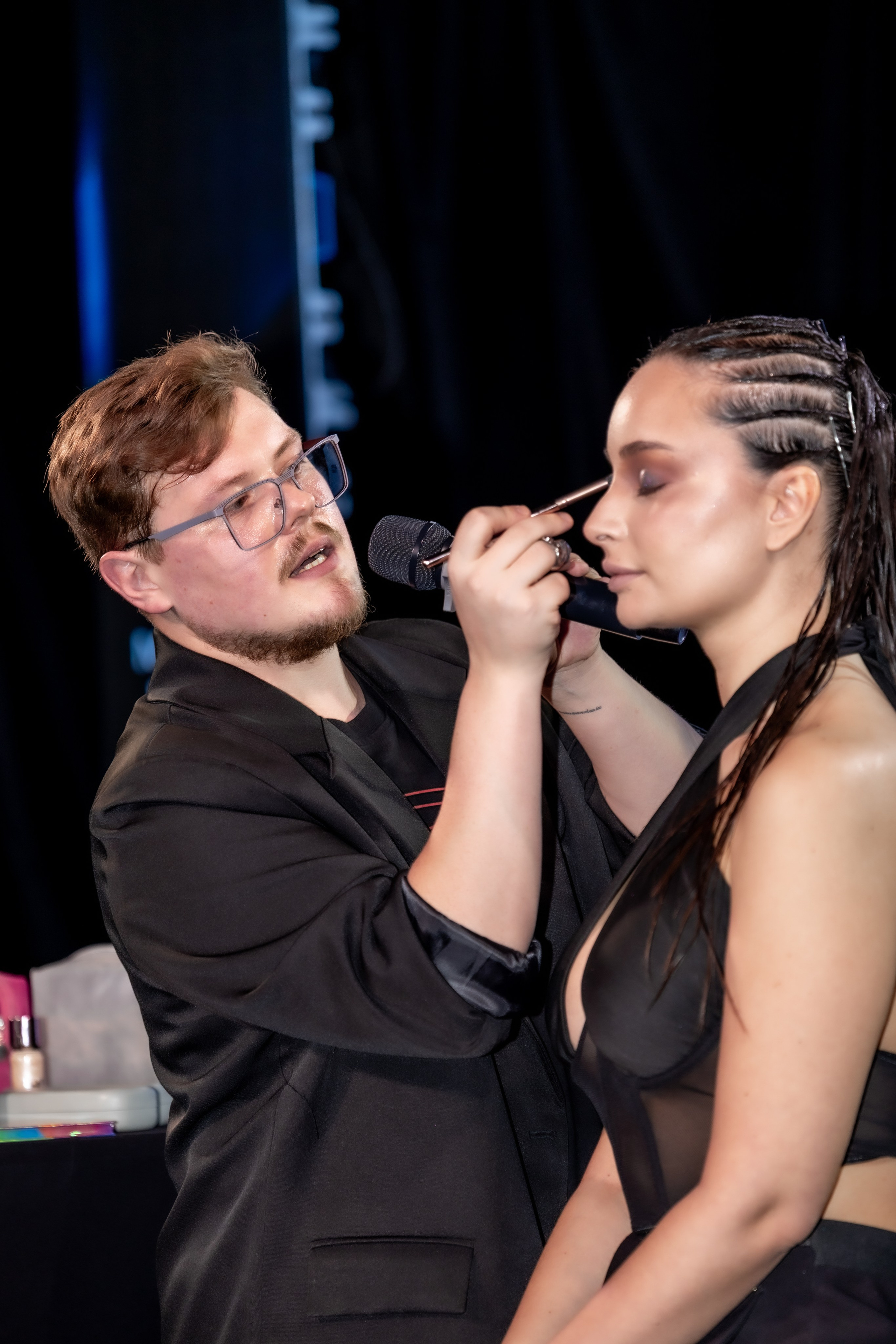 Мастер-класс по макияжу на Модной волне от Ивана Смирнова, звездного визажиста. Студия фото, видеографии и мультимедийного дизайна в Москве Multi Frame Studio