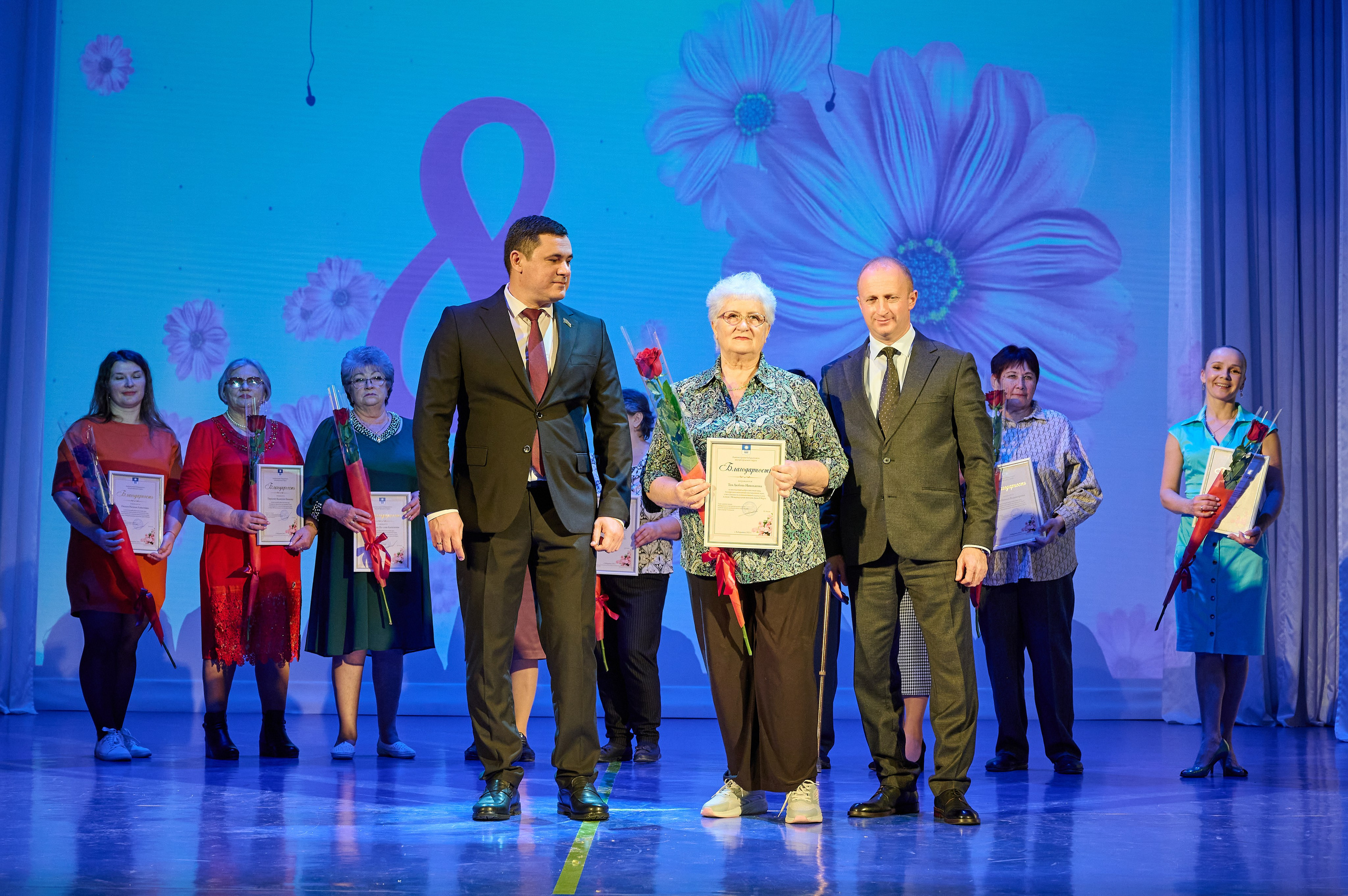 8 марта в Марьиной роще. Жизнь курорта Кабардинка в фотографиях