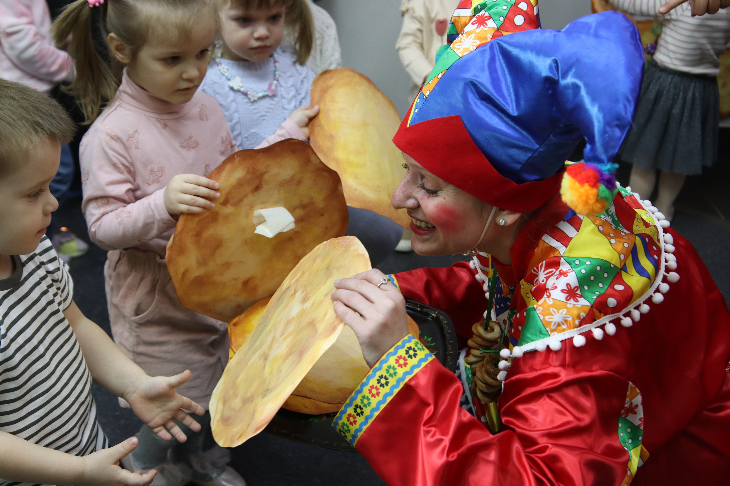 Масленица для малышей в «Зелёной груше». Репортажный фотограф в Москве и Зеленограде Karina-vozd