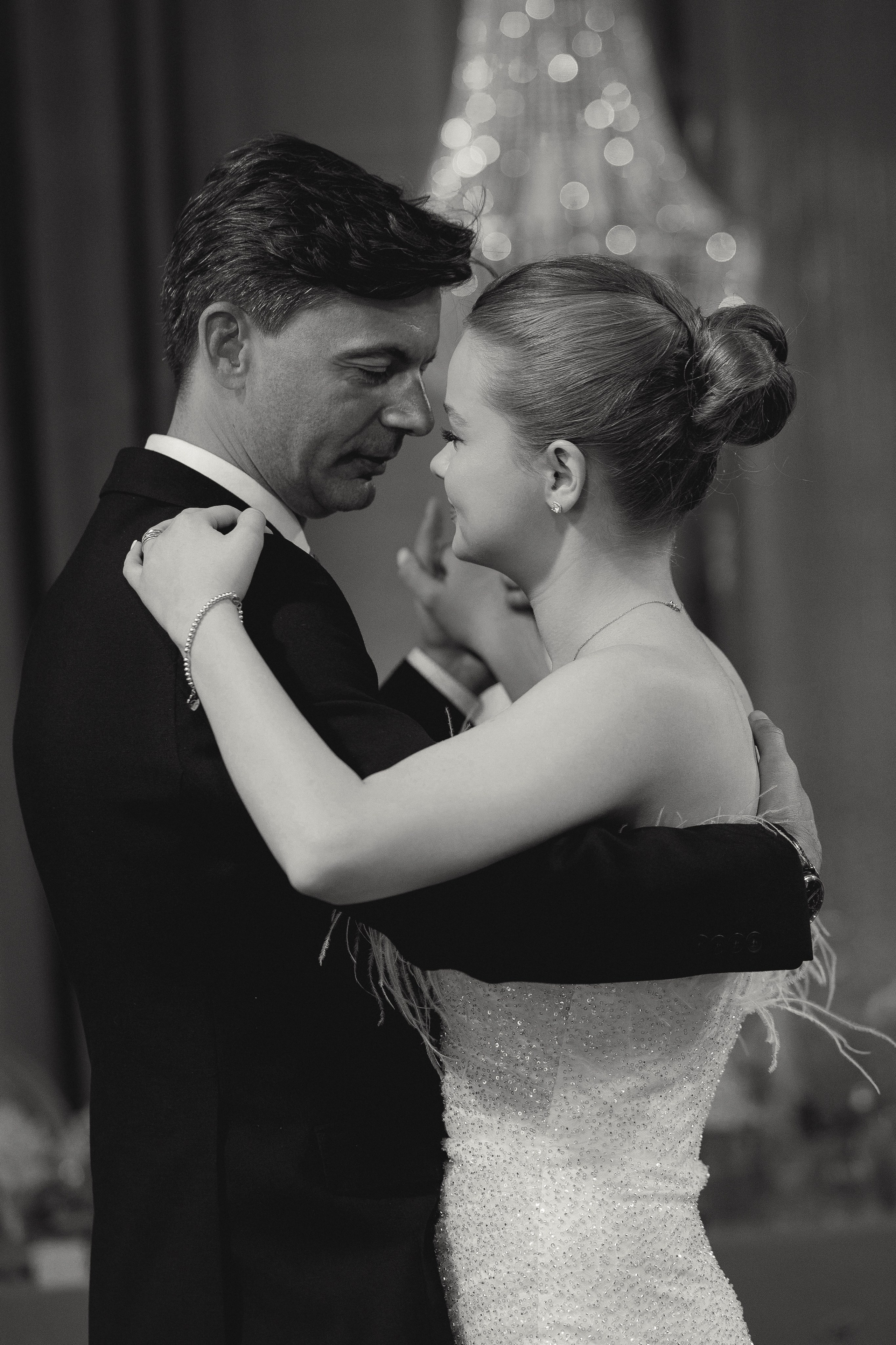 Влюбляться, целоваться. Свадебный фотограф в Москве | Профессиональный фотограф | Выгодные цены на услуги