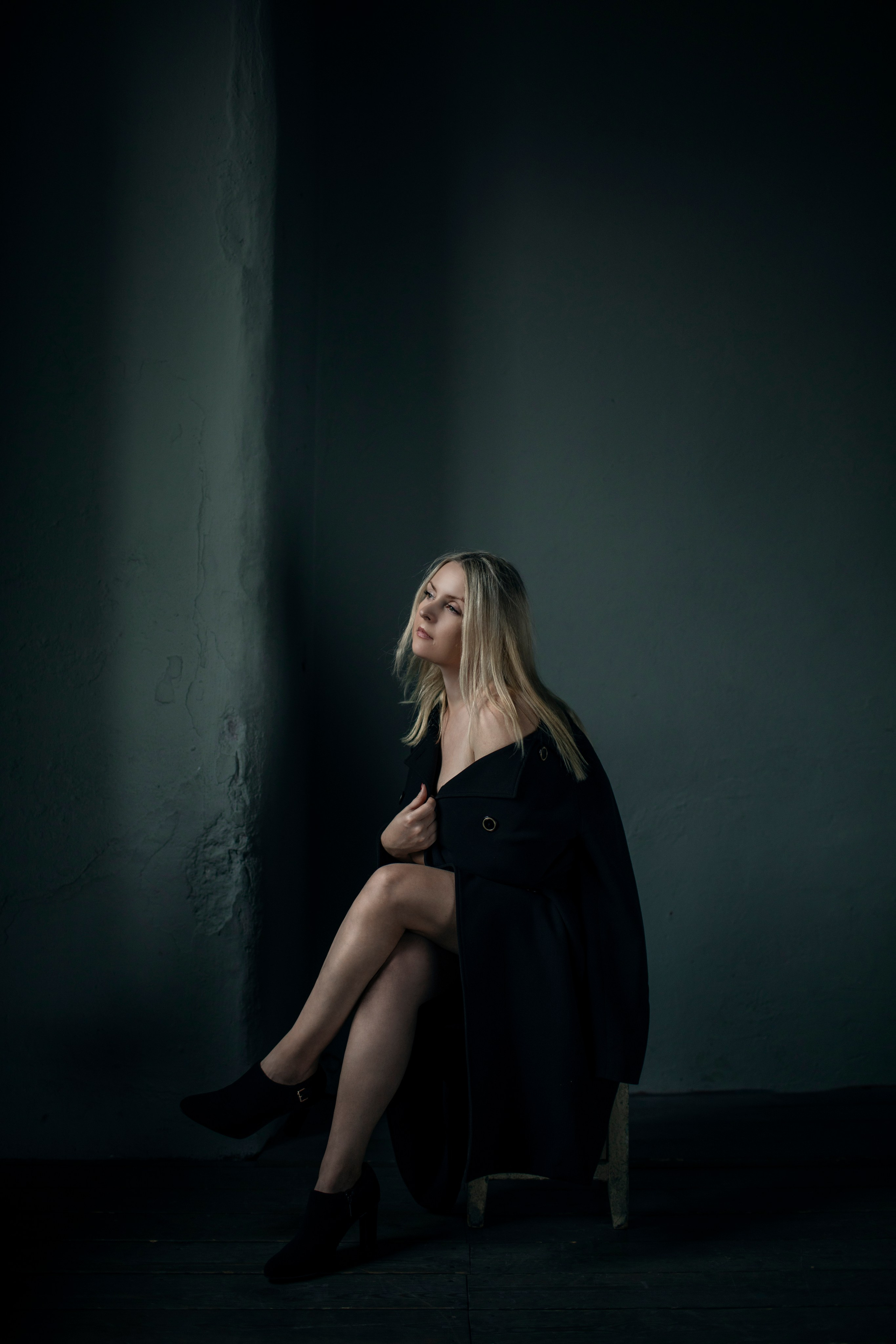 Чёрное пальто/фотодень. Фотограф в Санкт-Петербурге