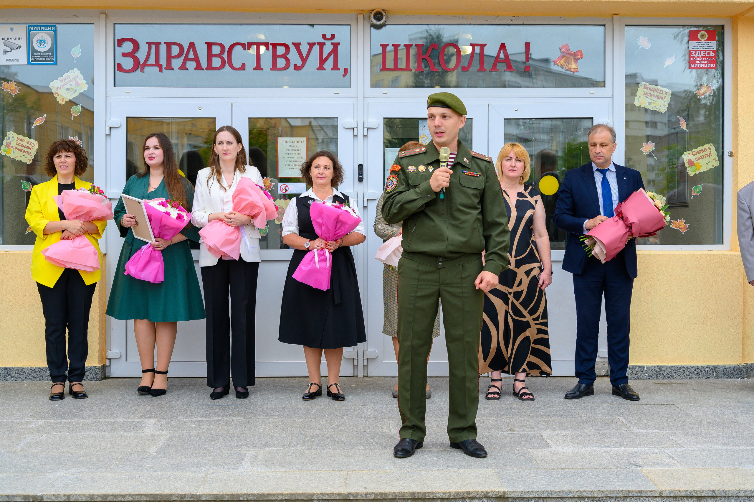 Вот звучит первый звонок, перед этим долгое приготовление к новому этапу в жизни, Яромир идет в школу. Фотоуслуги, услуги фотографа, фотографирование важных событий