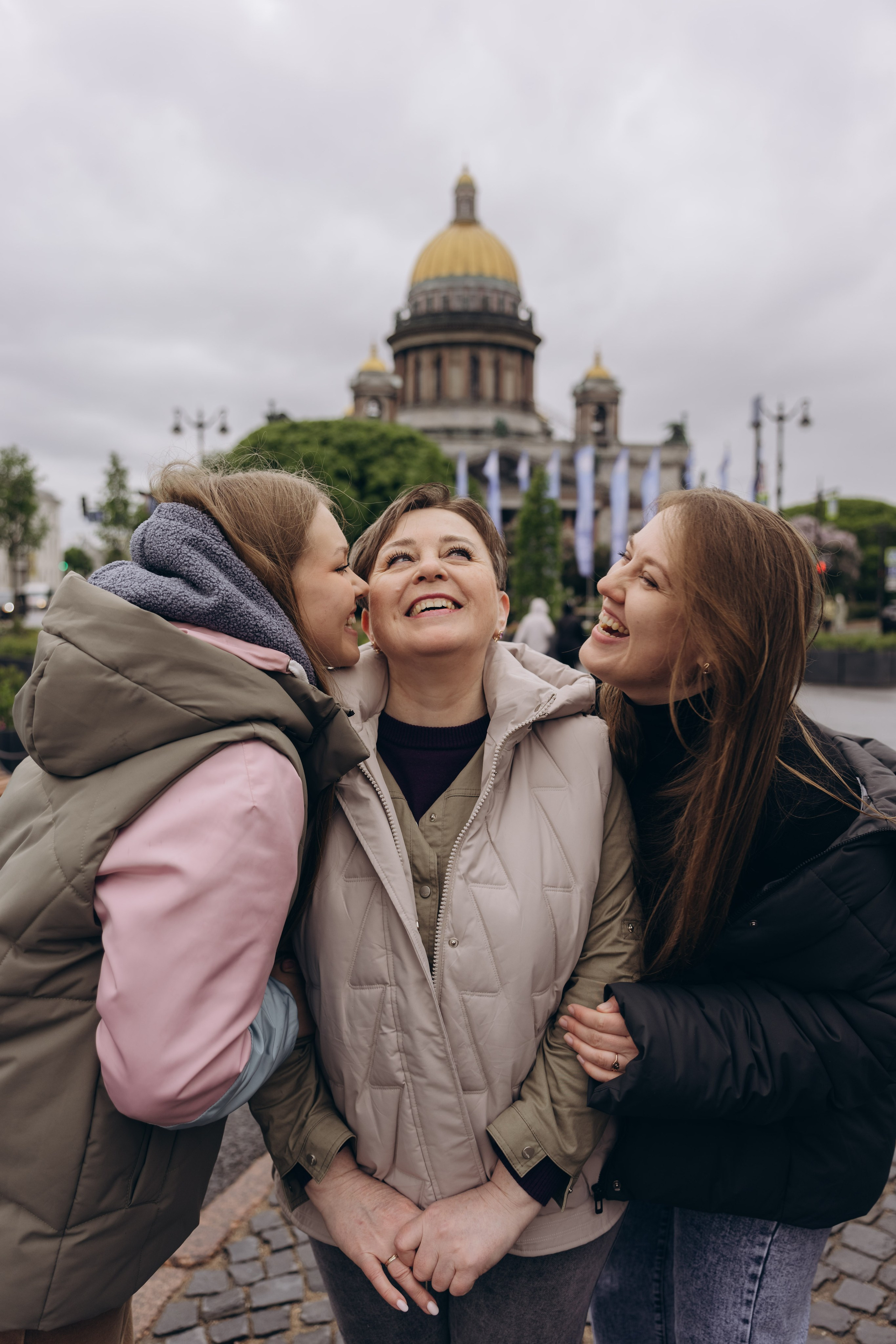 Семейная фотосессия на Исаакиевском соборе. Семейный и свадебный фотограф в Санкт-Петербурге Екатерина Васильева