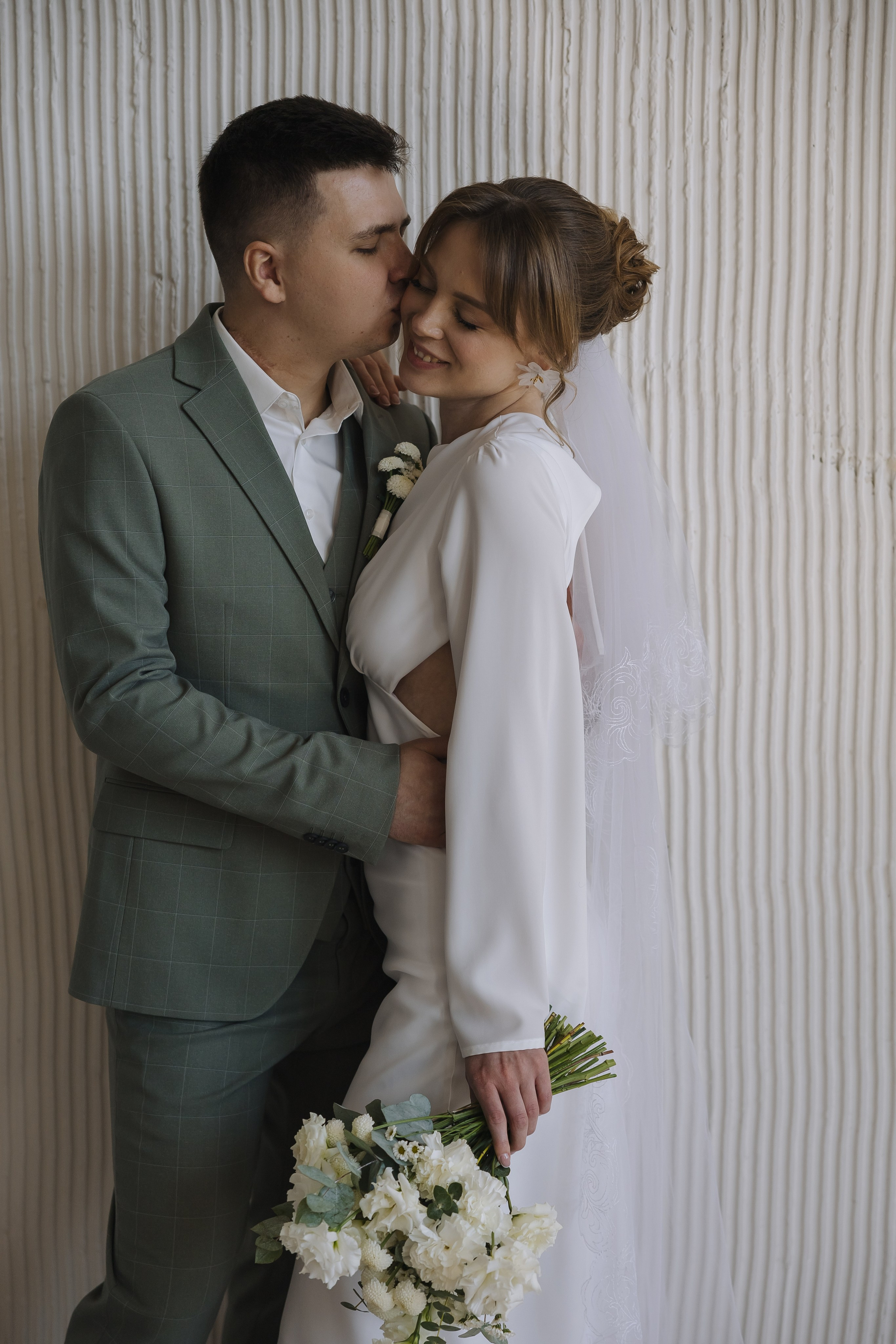 Первая встреча жениха и невесты Красноярск в фотостудии, организация свадьбы под ключ