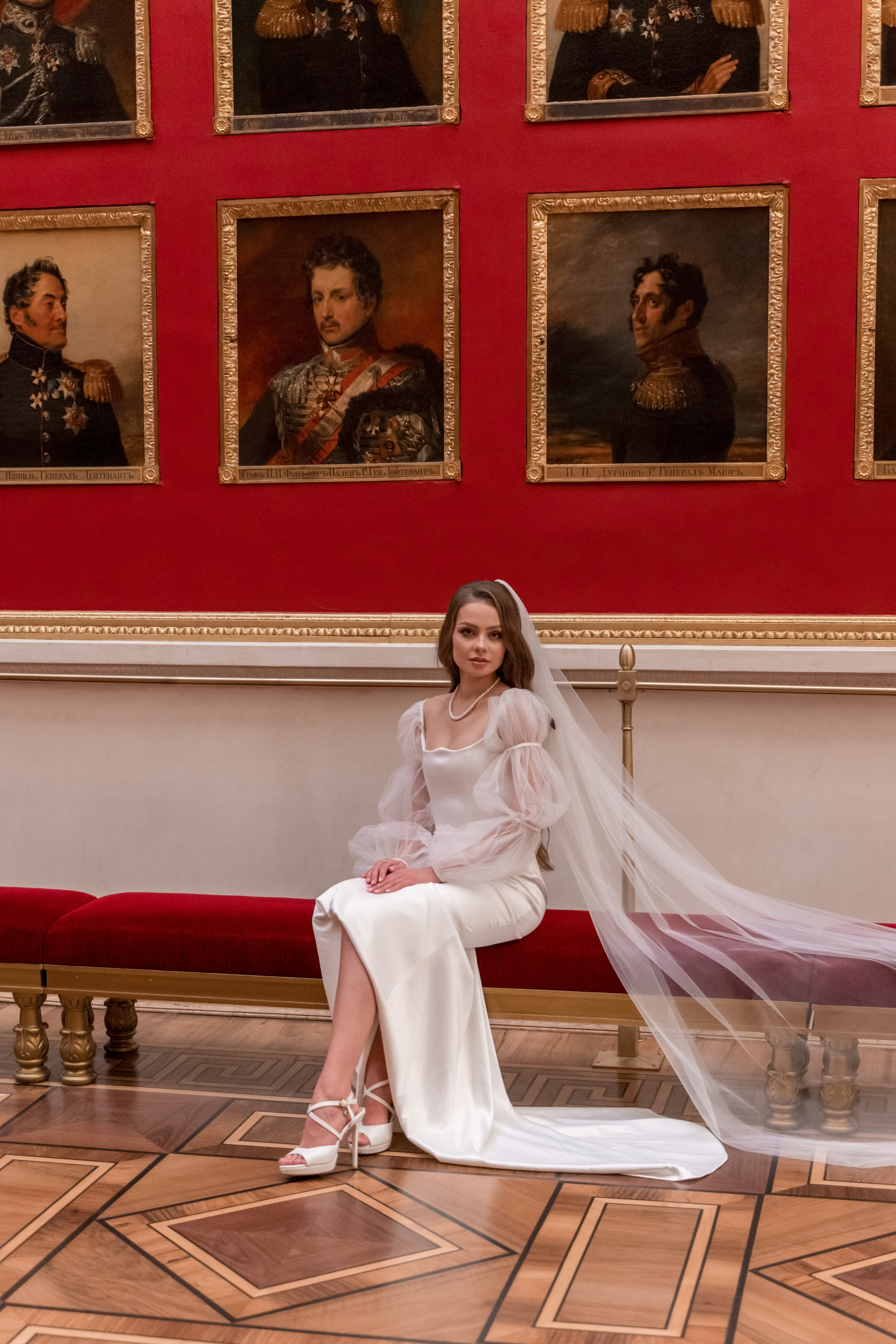 Фотосессия в Эрмитаже упрекрасно передаст Ваш стиль свадьбы!