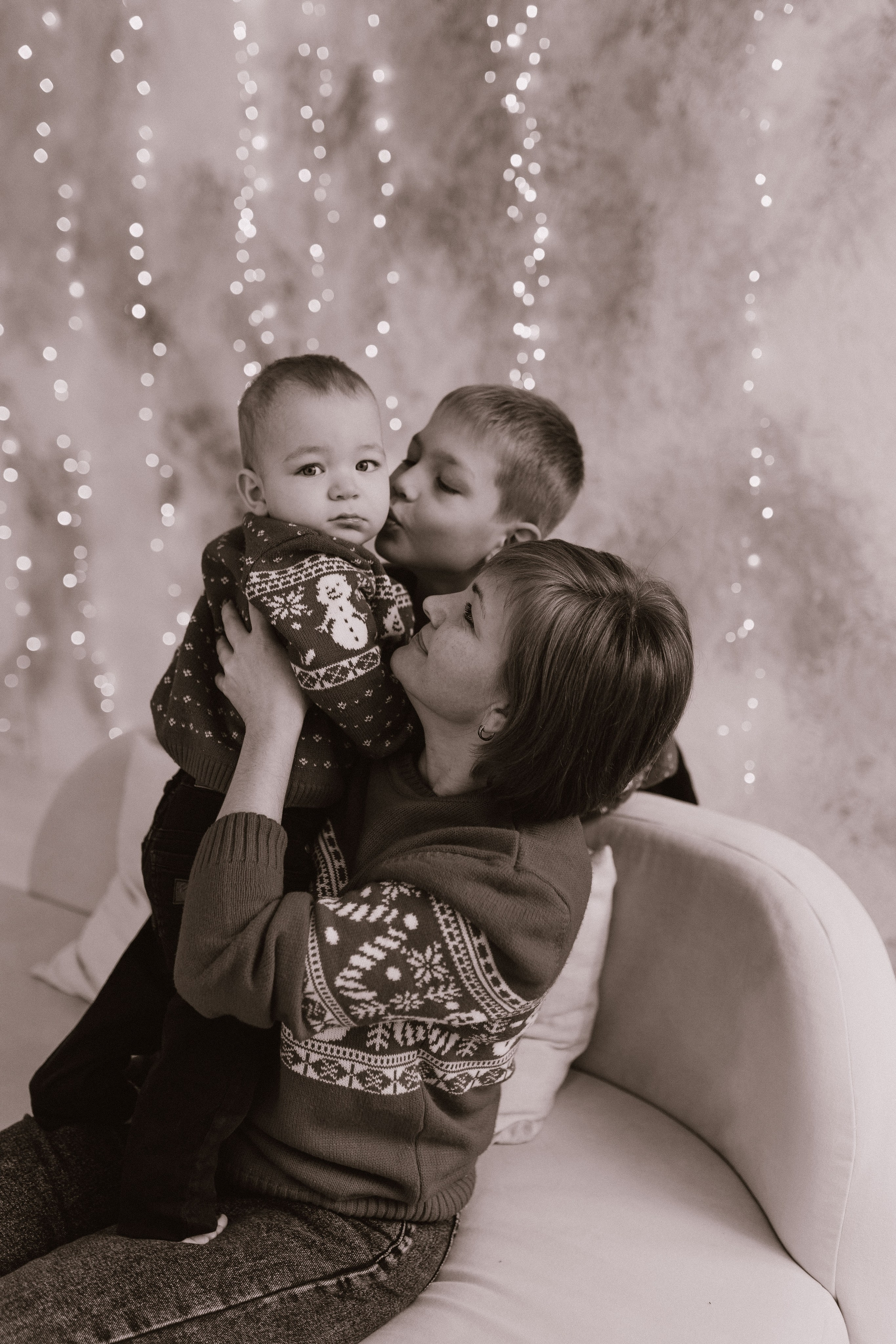 Яркий новый год мама и 2 сыночка. Фотограф в Ставрополе Svetlana Matveeva