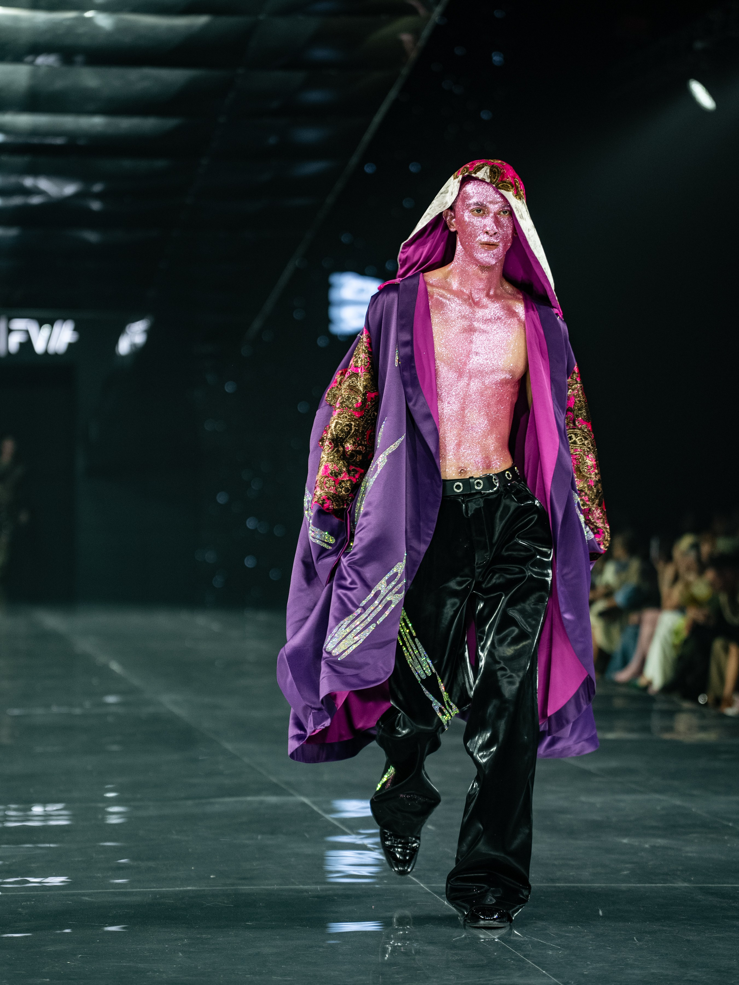 Visa Fashion Week YESYES. Сайт Алматинского НЮ АРТ, будуар и фэшн фотографа Дениса Карпенко