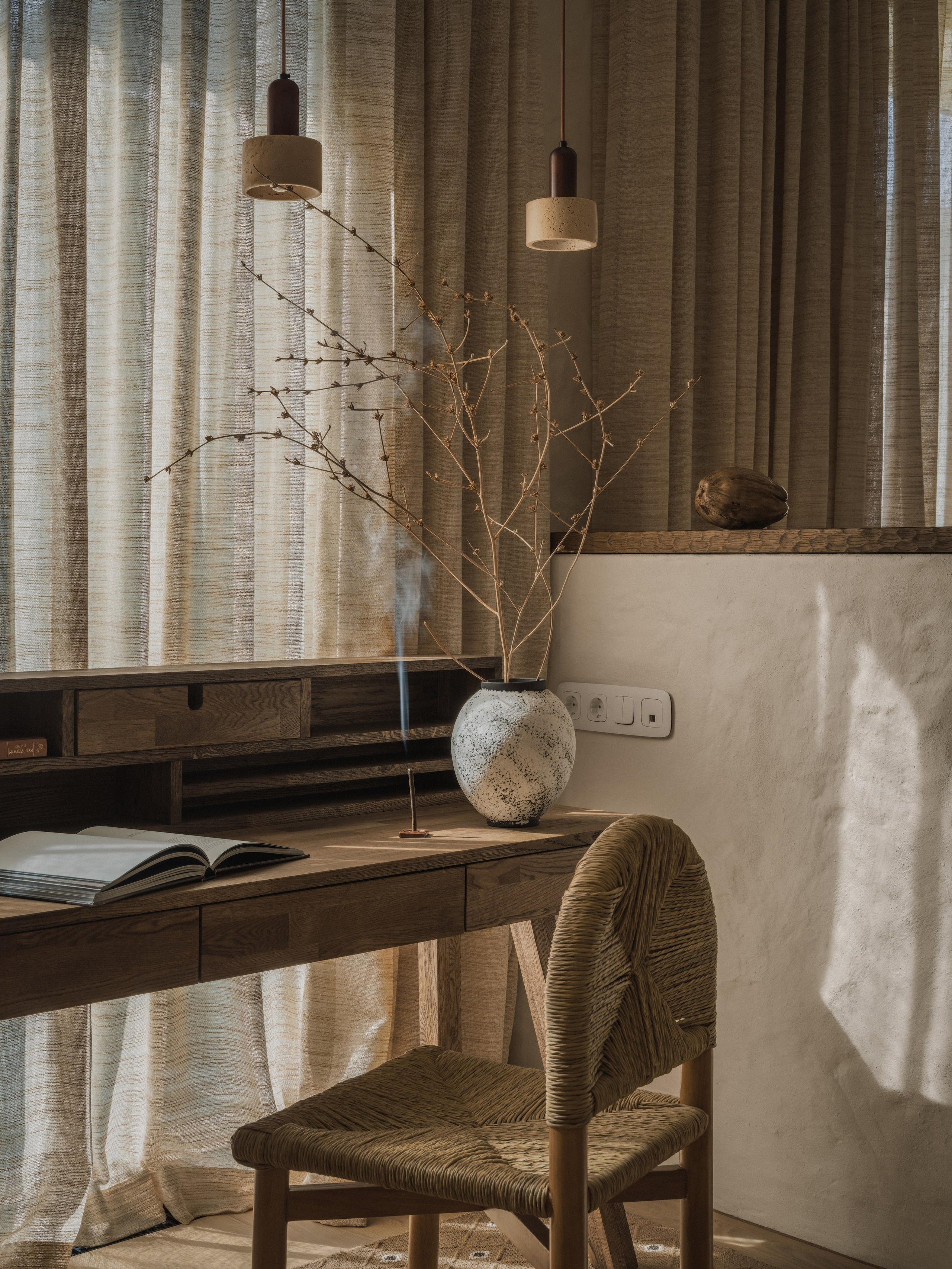 Фотосъёмка дизайн проекта квартиры в Esentai City. Роман Якунин — интерьерный фотограф в Алматы