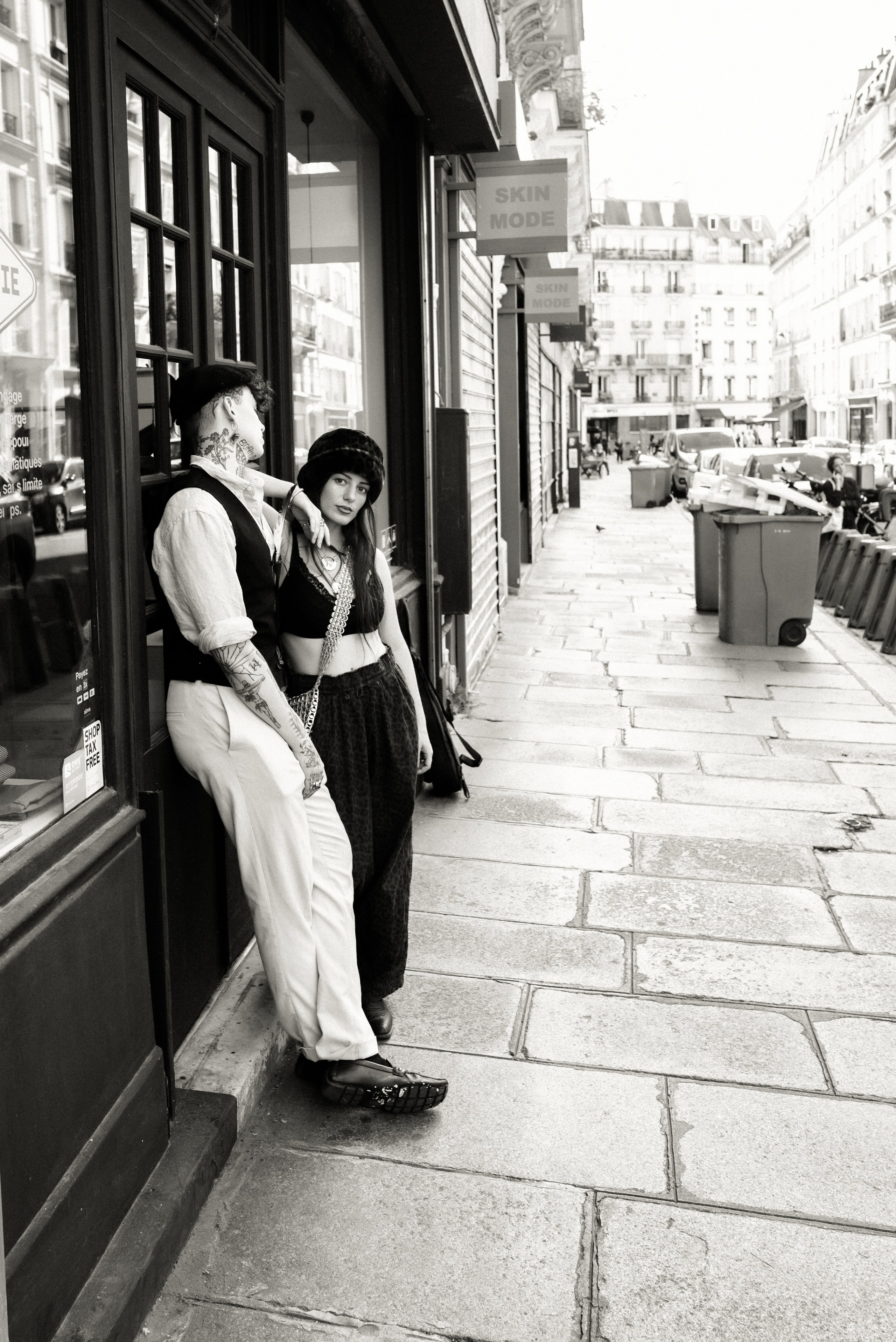 I am Diana, a portrait photographer. I take pictures around the world