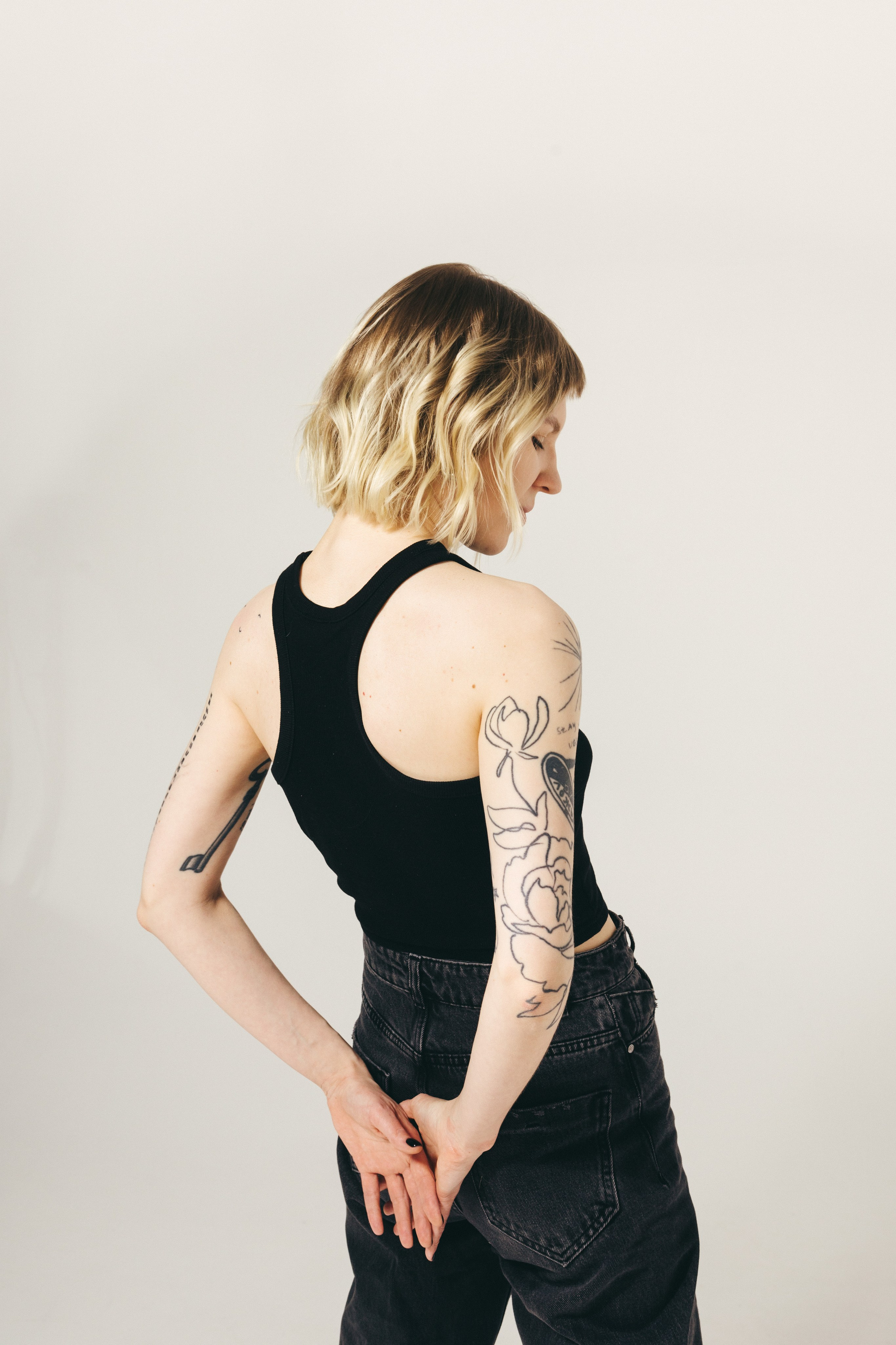 Ника. Студия