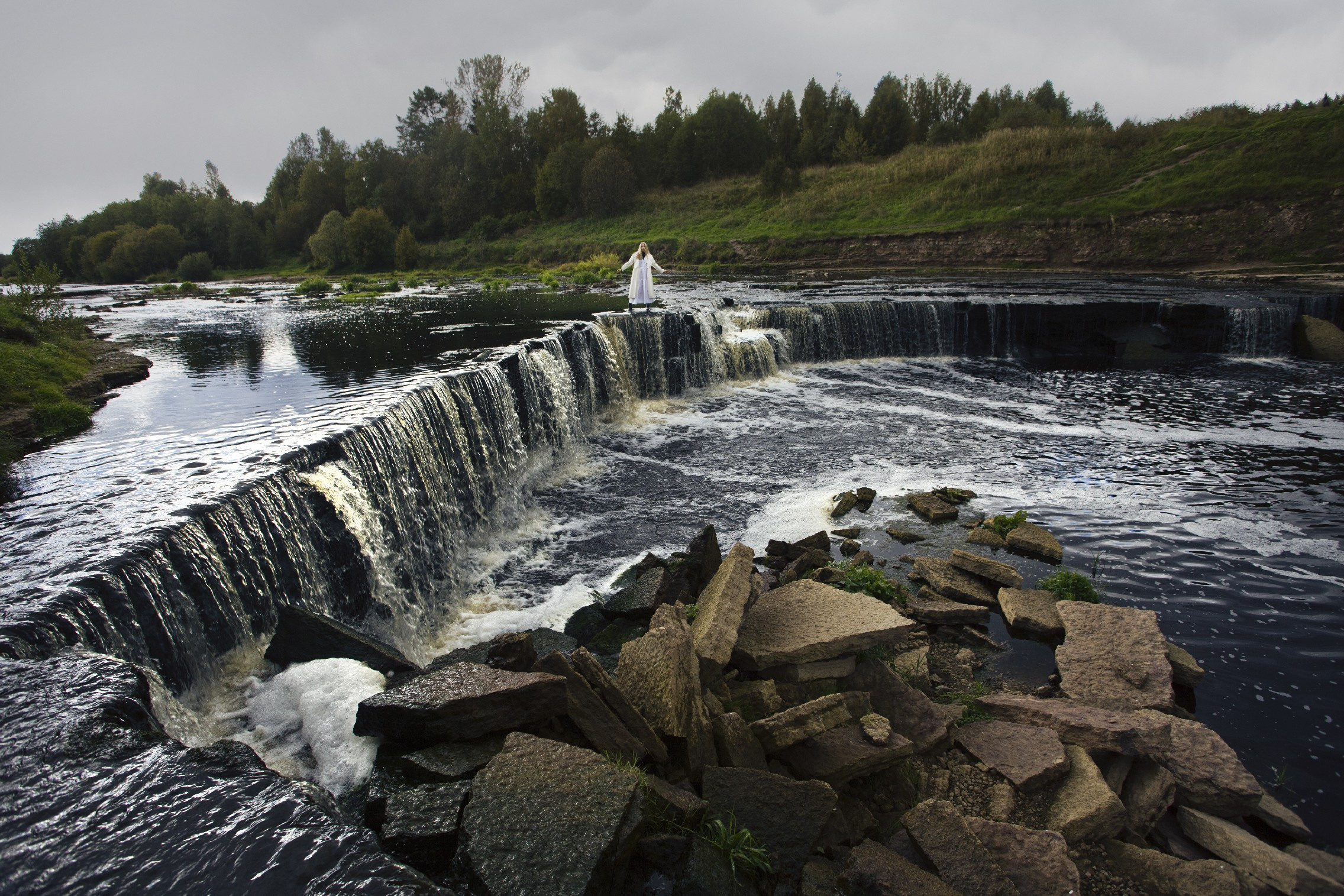 Тосненский водопад. Одежда из Санкт-Петербурга СИНИОКО