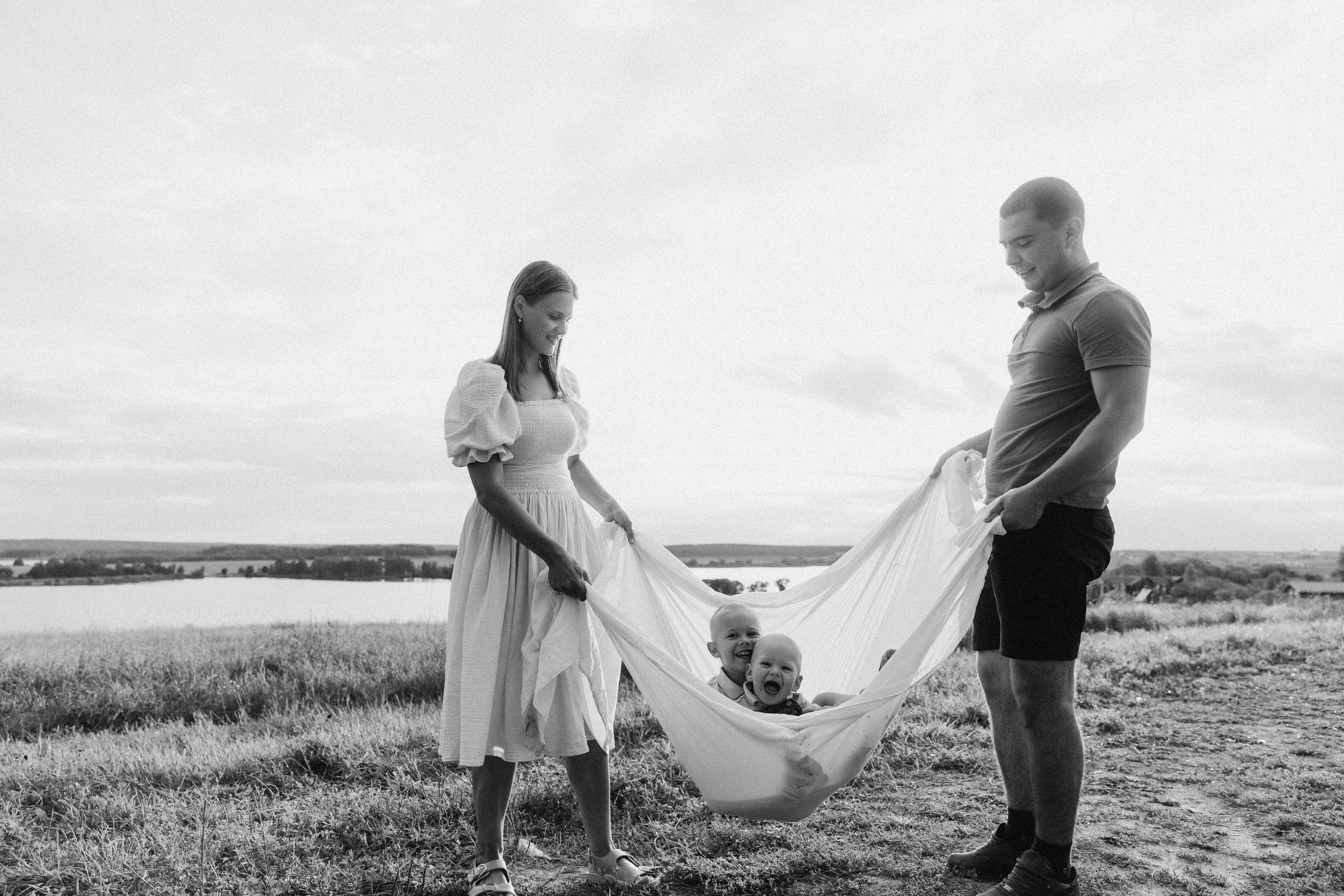 Семейная фотосессия в поле. Фотограф во Владимире Татьяна Бабикова